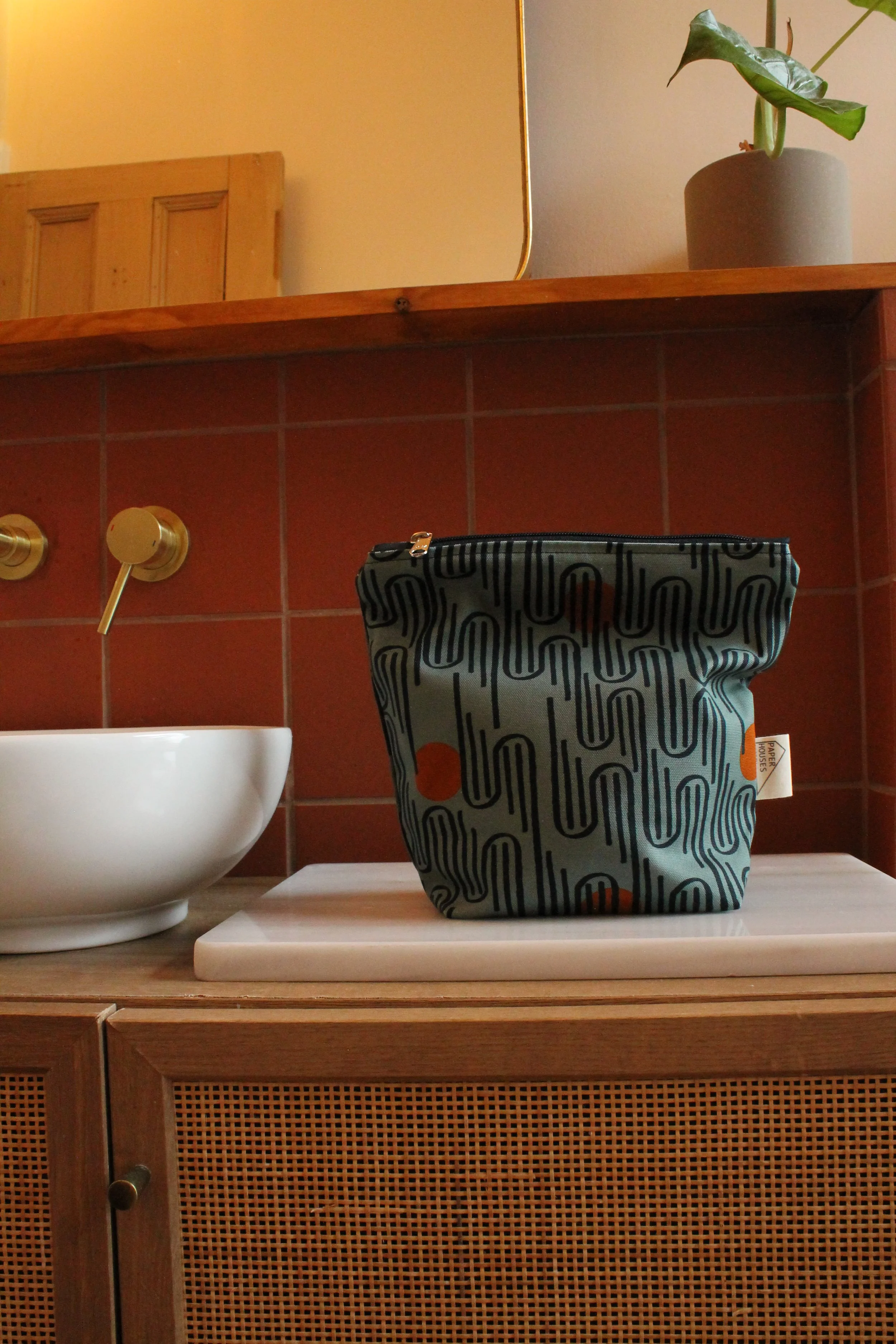 TAY - Washbag - Medium - IN STOCK