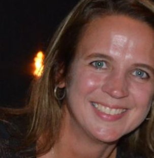 Dr.  Judith Komaromi 