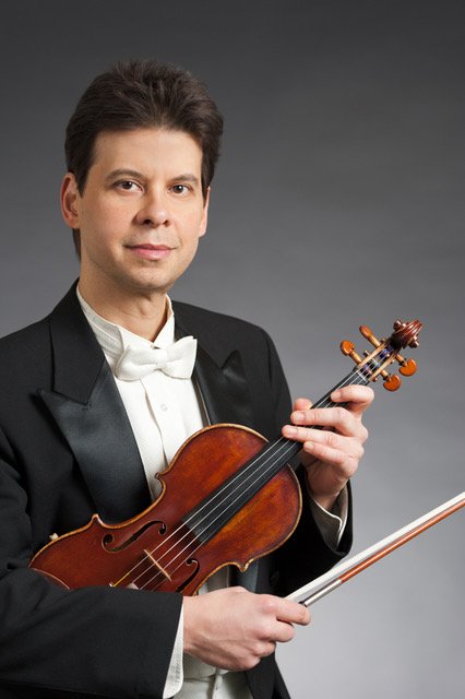 Héctor Falcón, violin