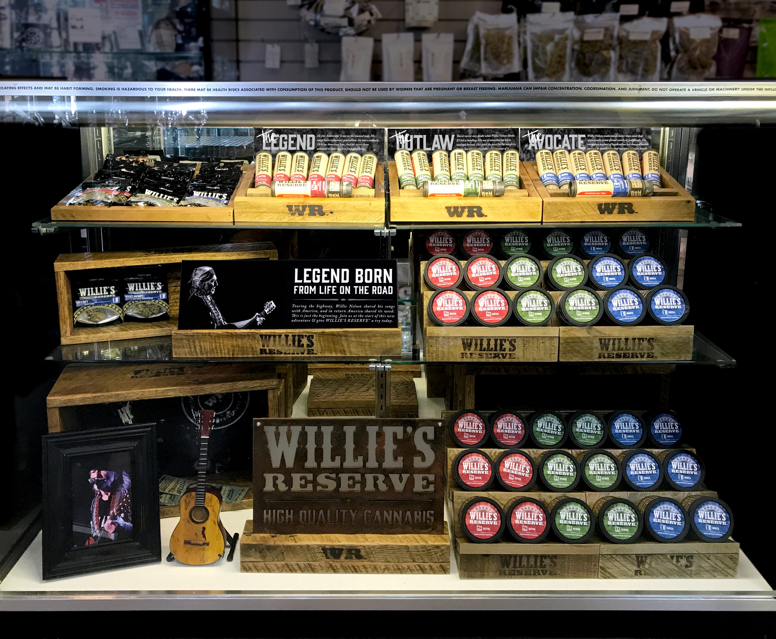 Uncle Ikes - Capitol Hill - Display Case - 14 - 0924128.jpg