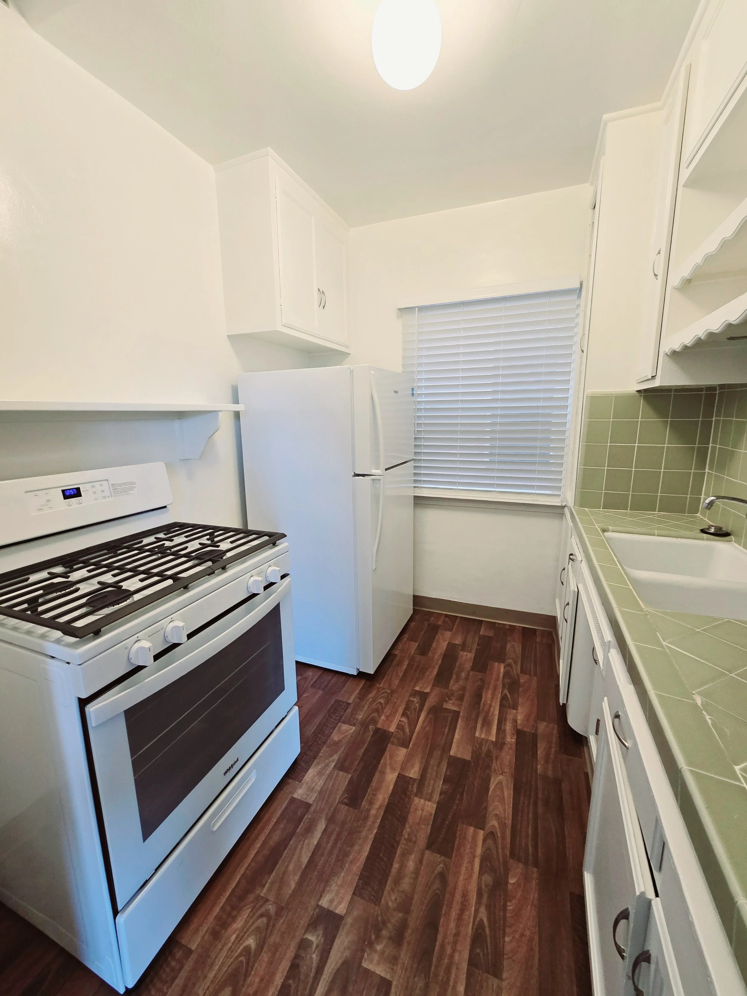 724 Emerald Kitchen Appliances.jpeg