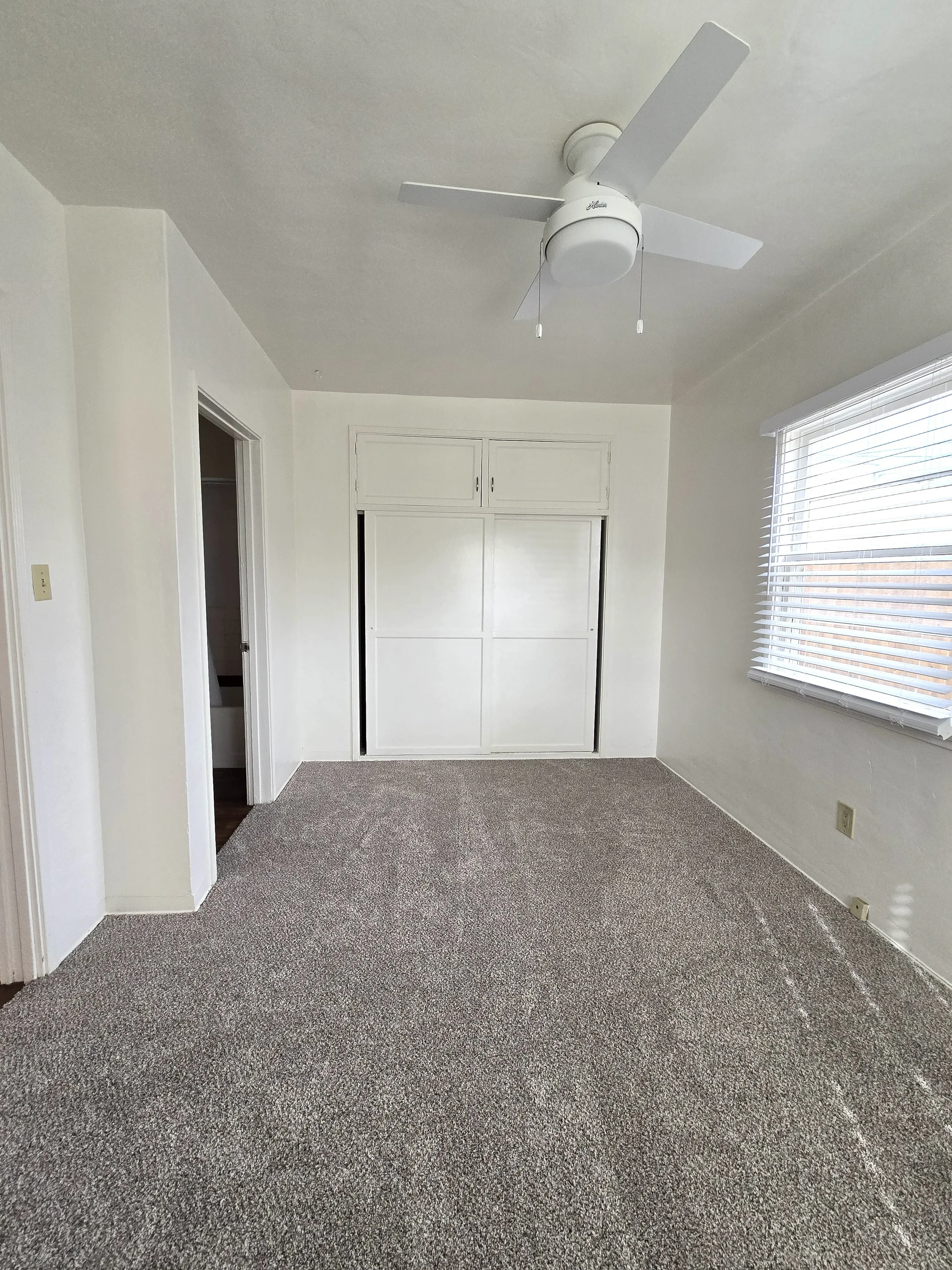 724 Emerald Bedroom w:closet closed.jpg