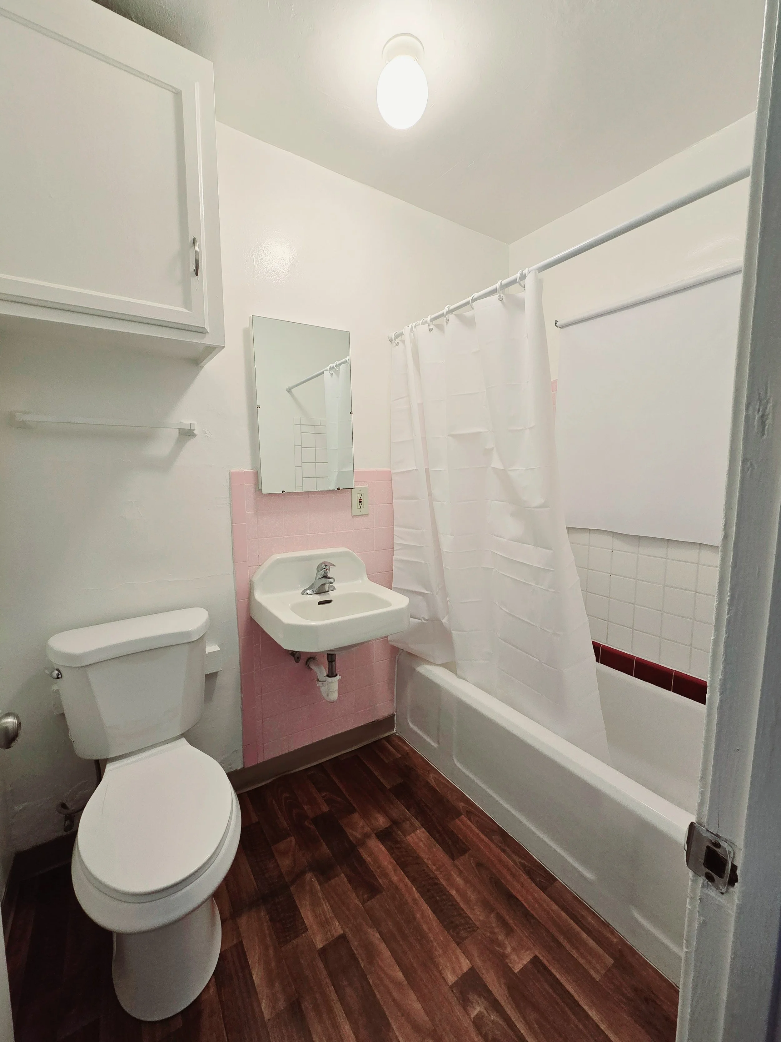 724 Emerald Bath2.jpg