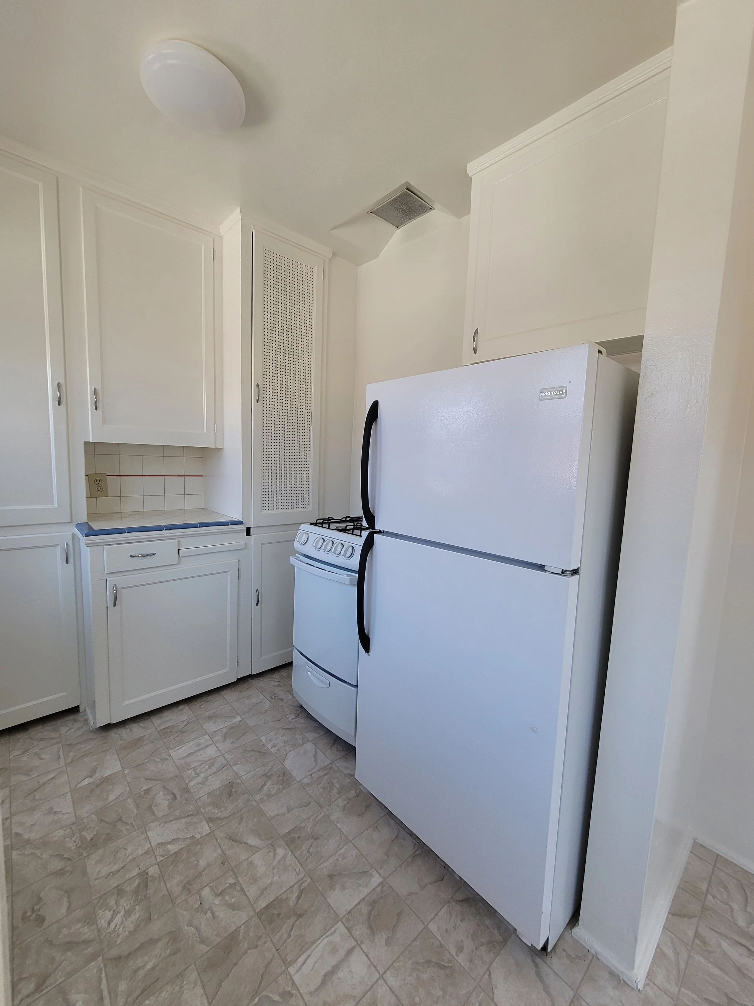 4006 Mission Kitchen2.jpg