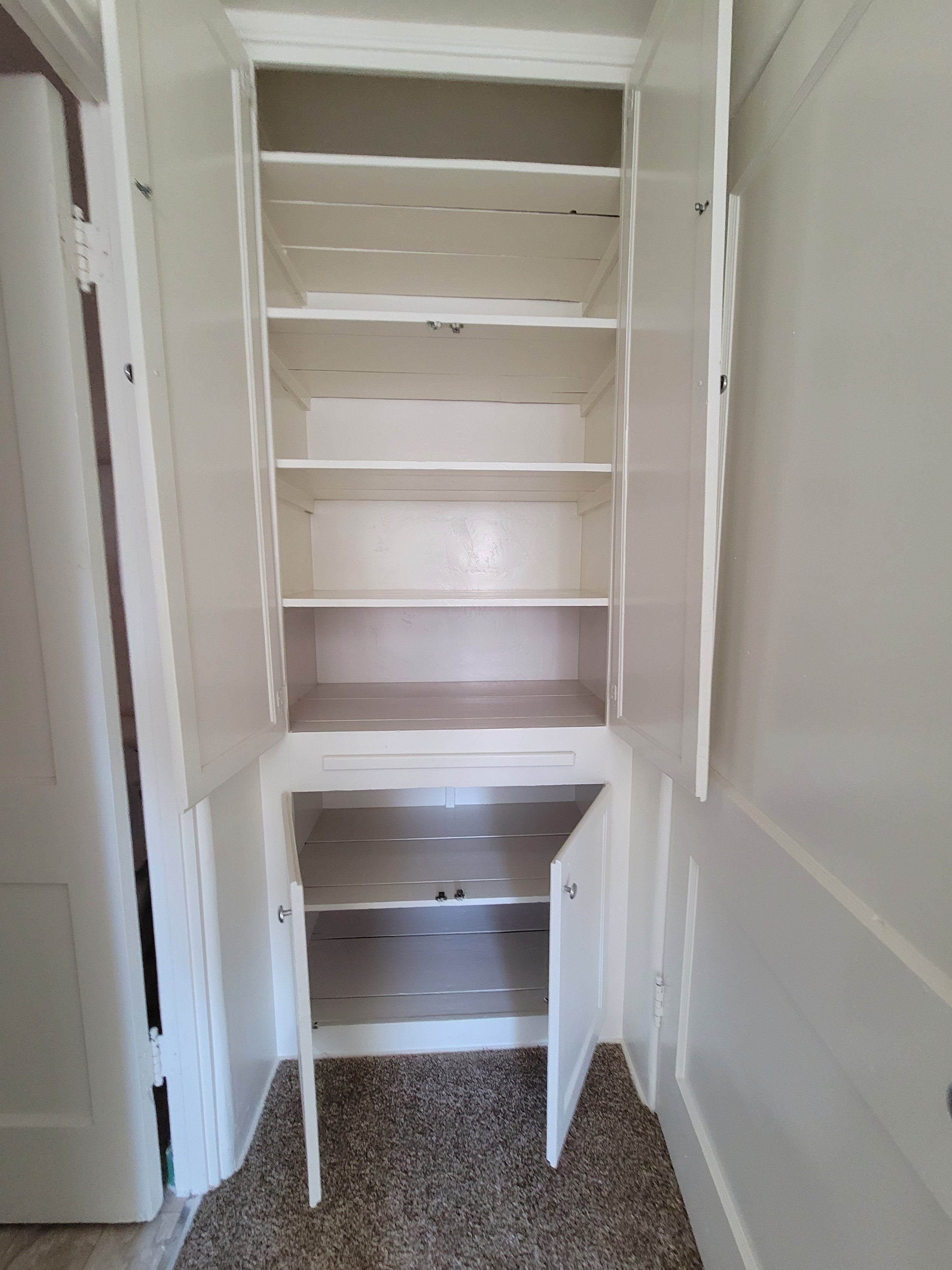 4006 Mission Hall closet.jpg