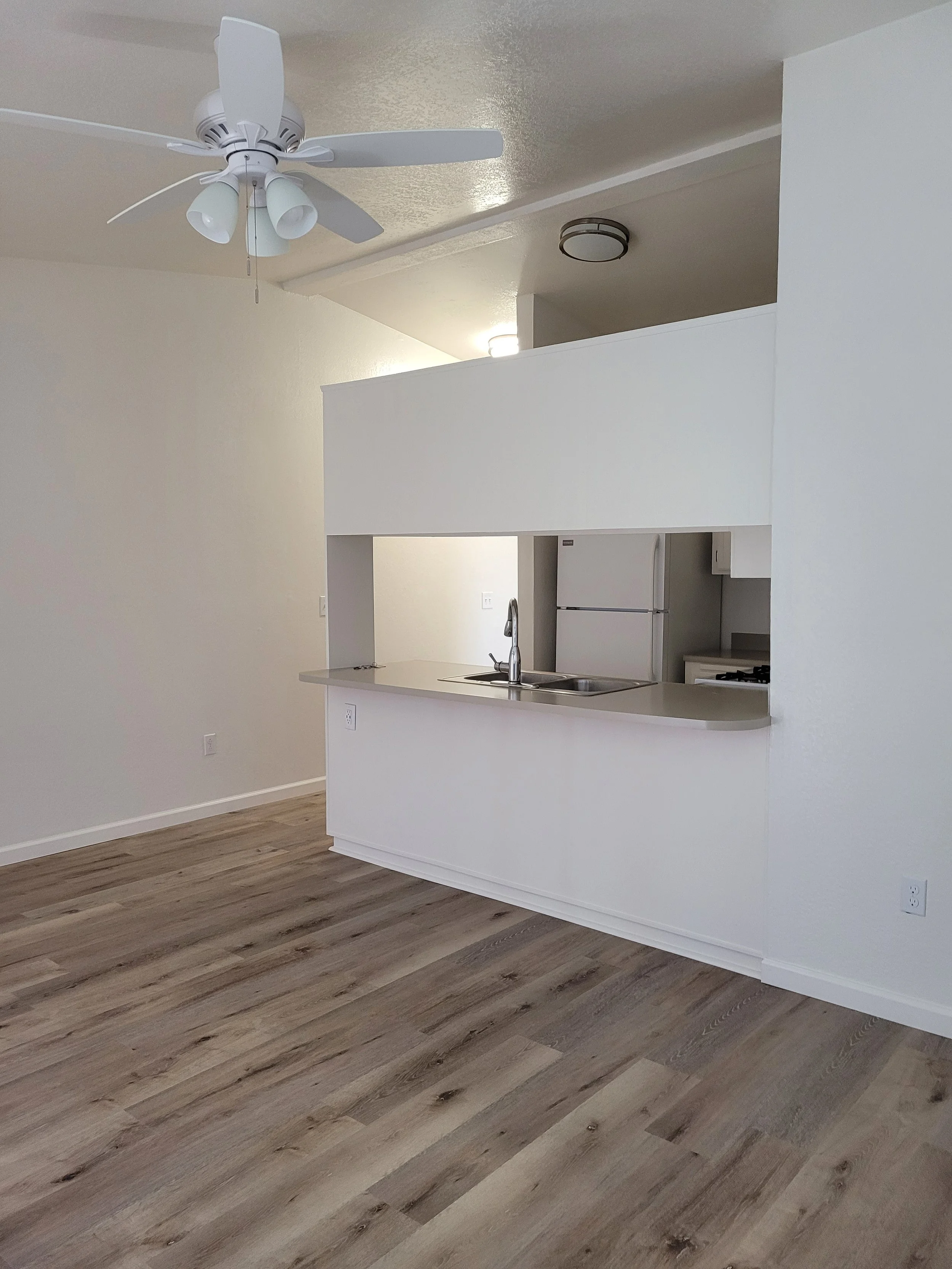 2053-2 Garnet kitchen3.jpg