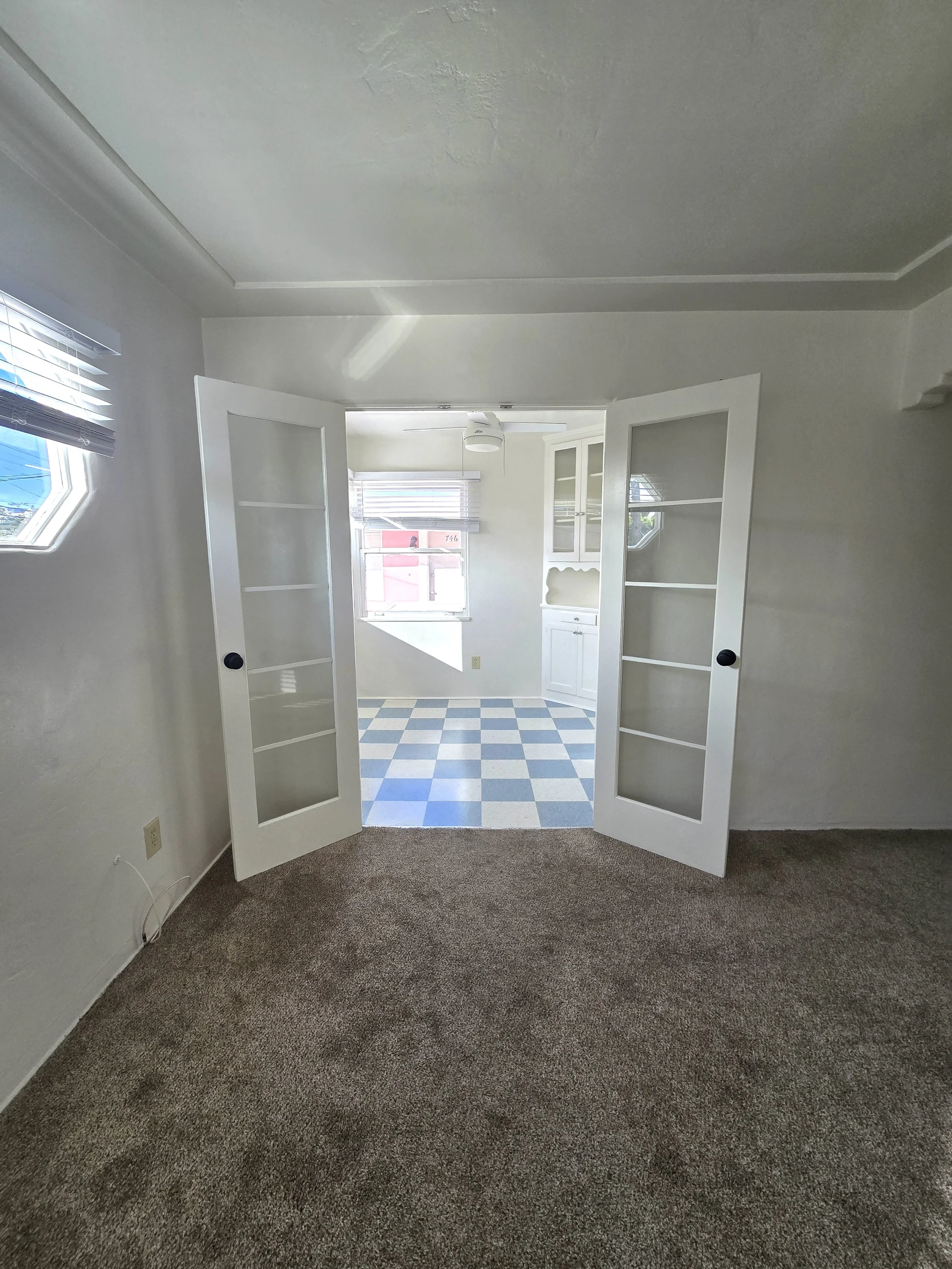 4006 Mission Dining.jpg