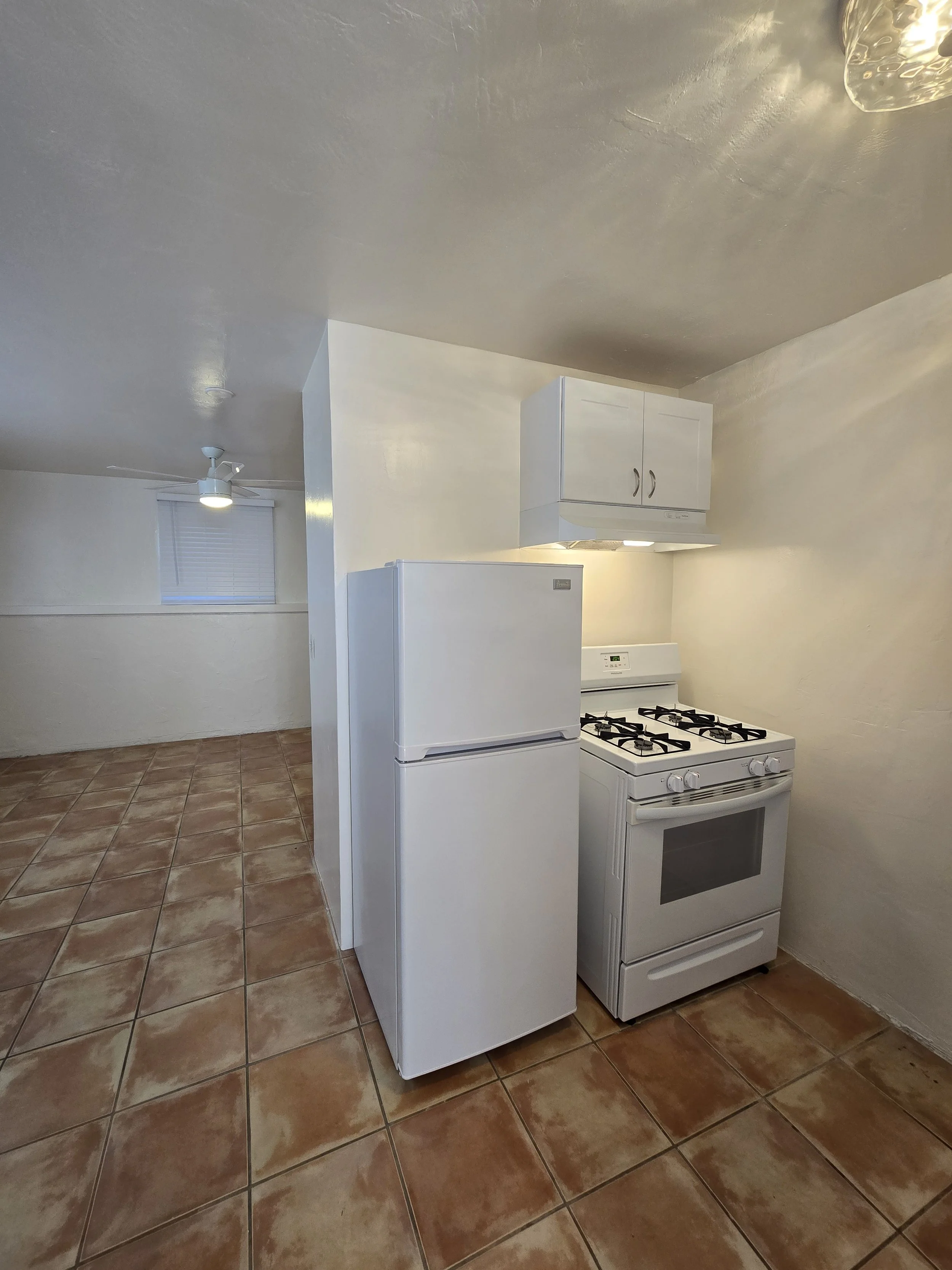 2355.5 Curlew Kitchen Appliances2.jpg