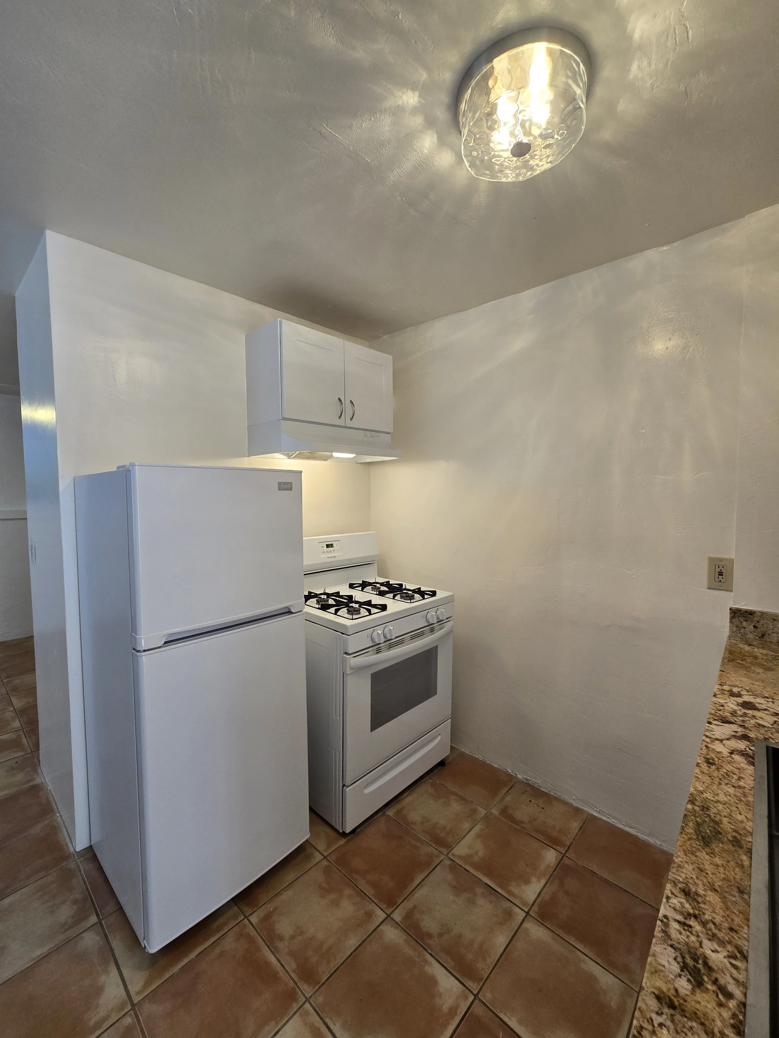 2355.5 Curlew Kitchen appliances.jpg