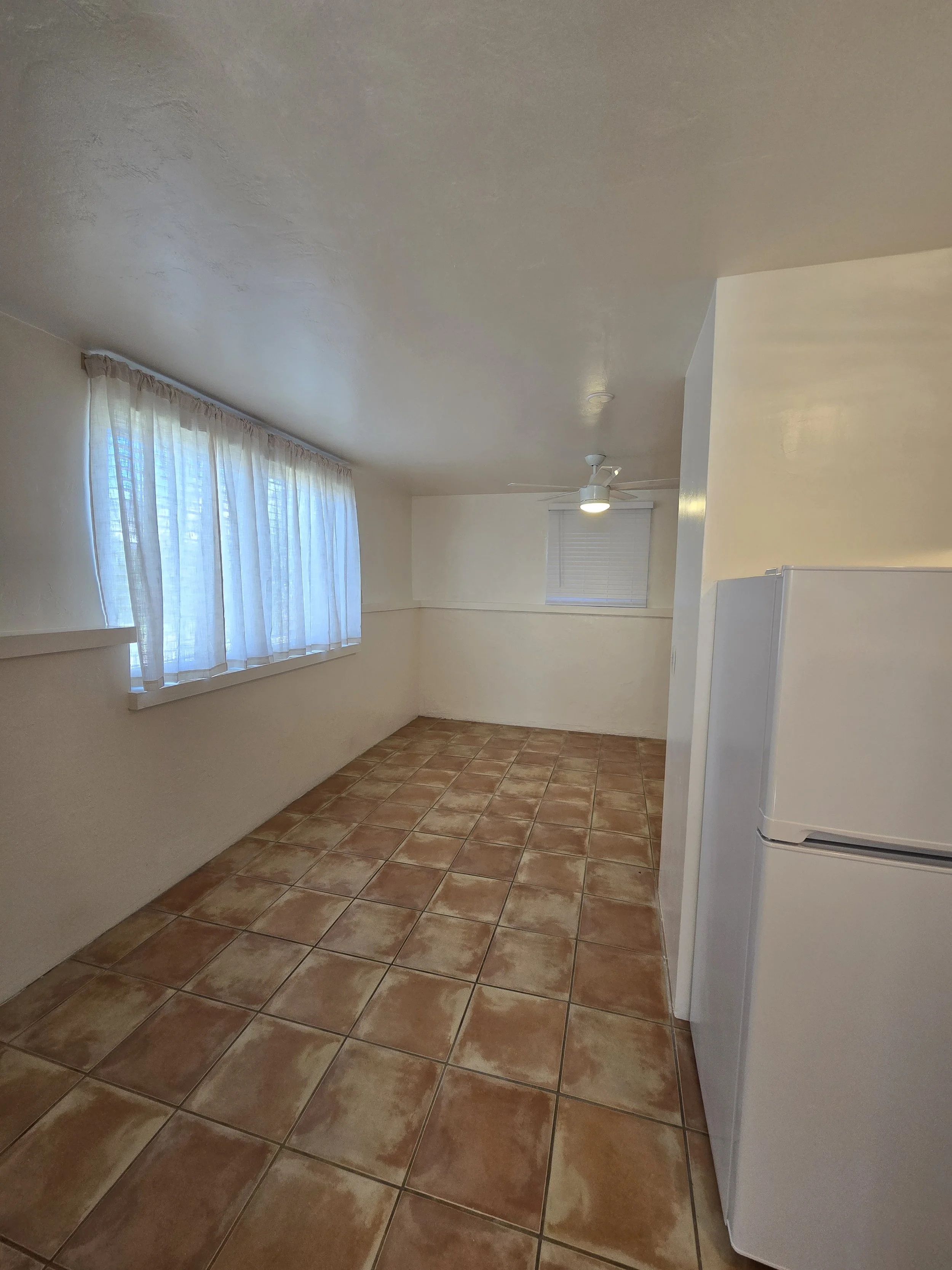 2355.5 Curlew Dining .jpg