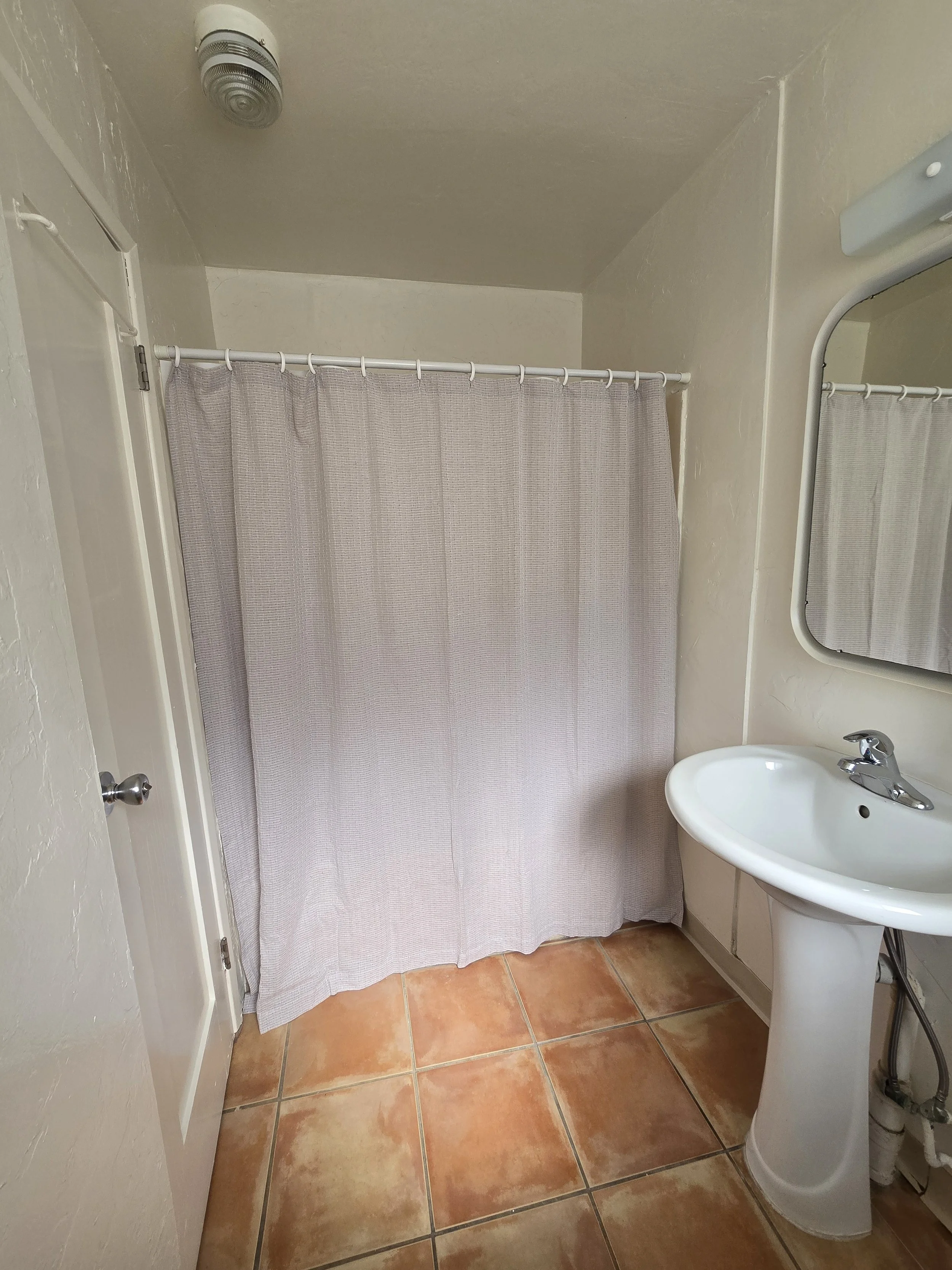 2355.5 Curlew Bathtub.jpg