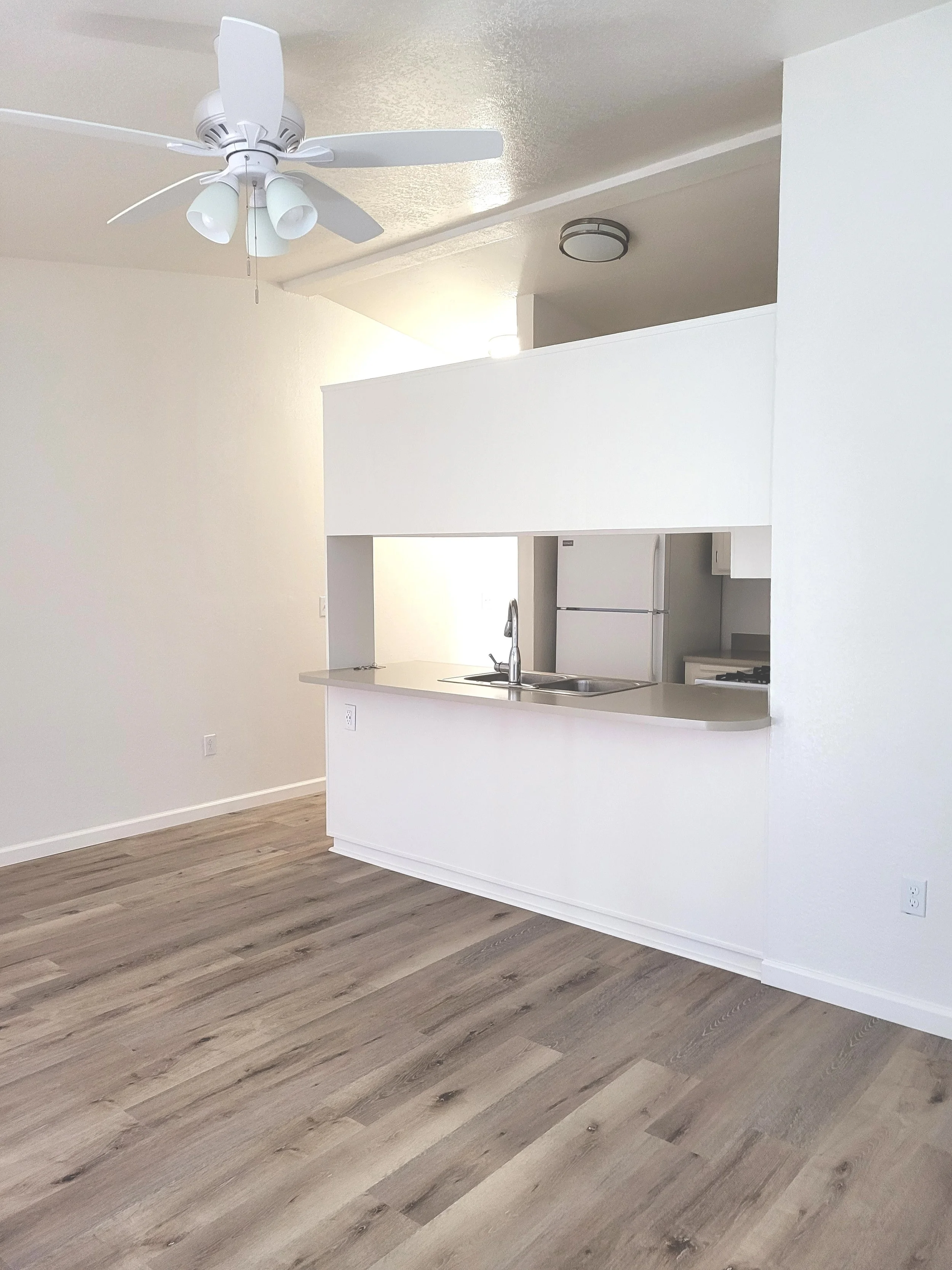 2053-2 Garnet kitchen3.jpg