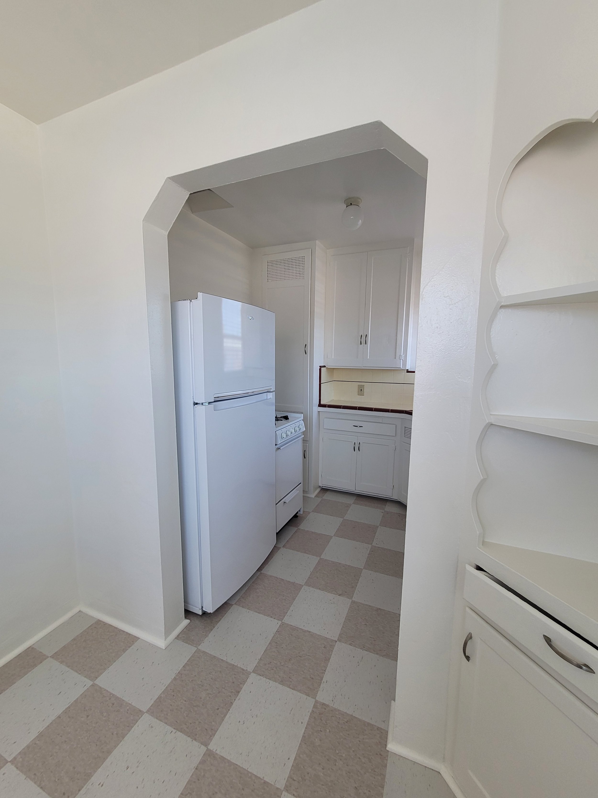 4018 Mission  Kitchen.jpg