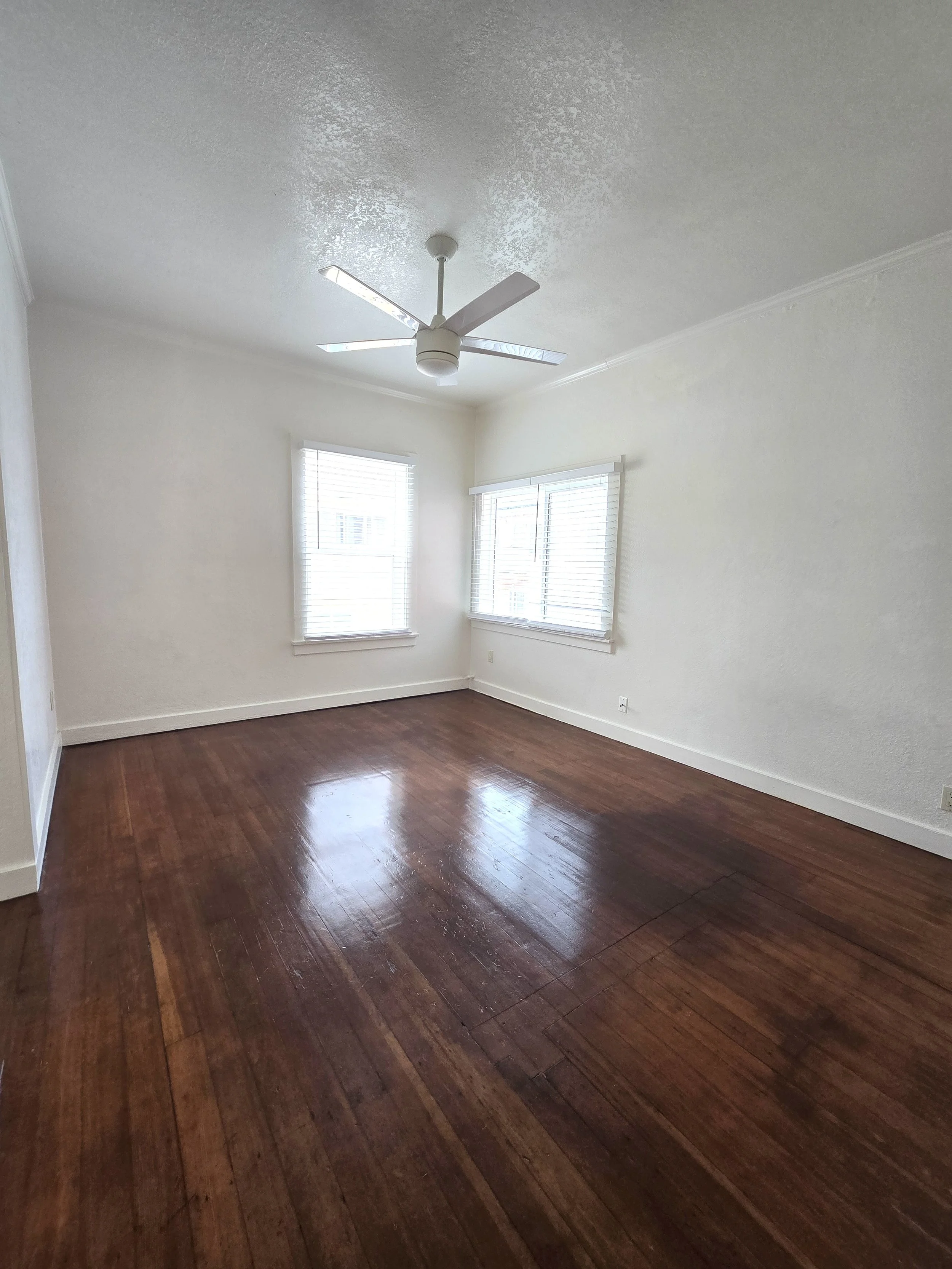 718-B SR Living room.jpg