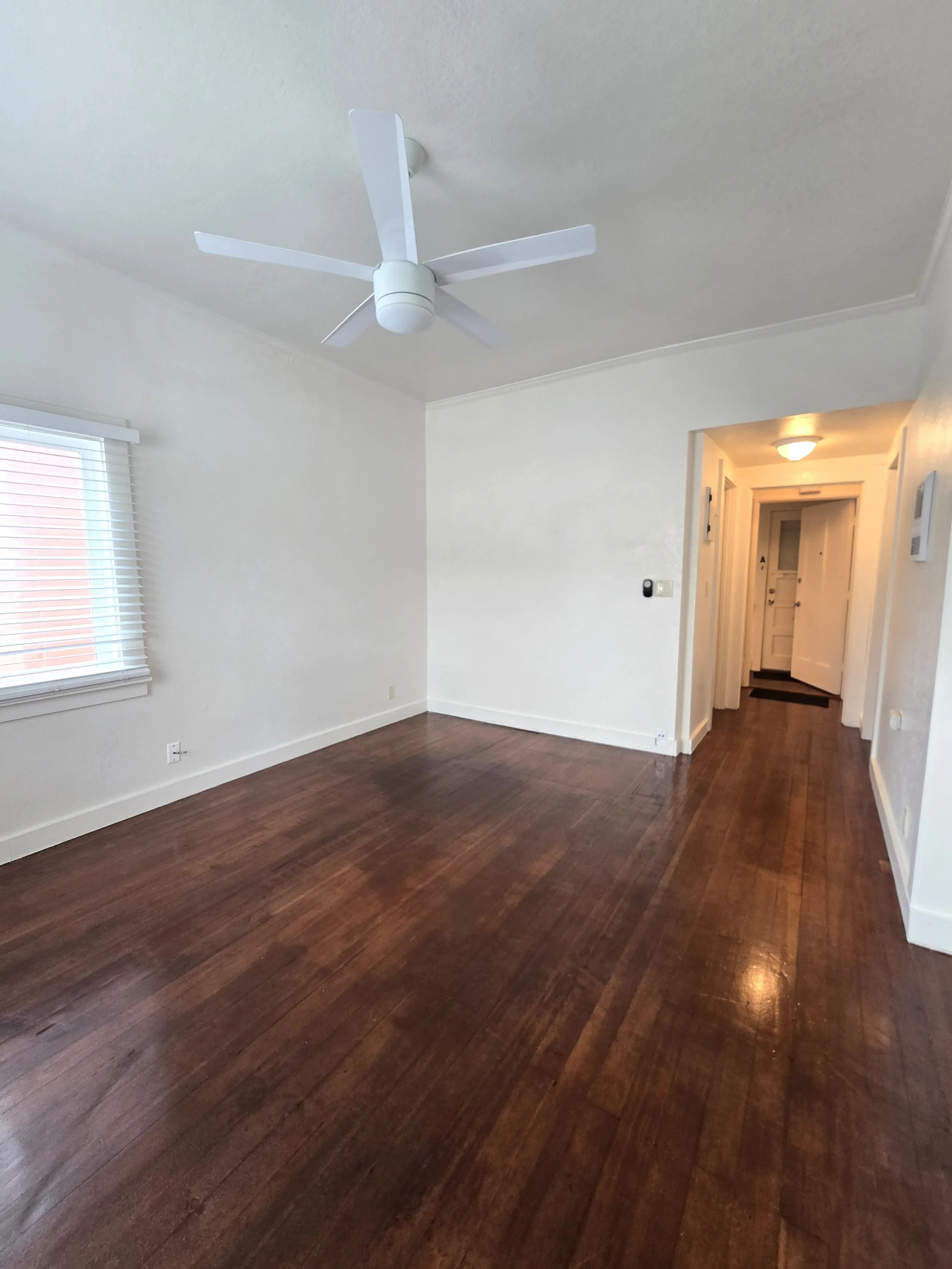718-B SR Living room2.jpg