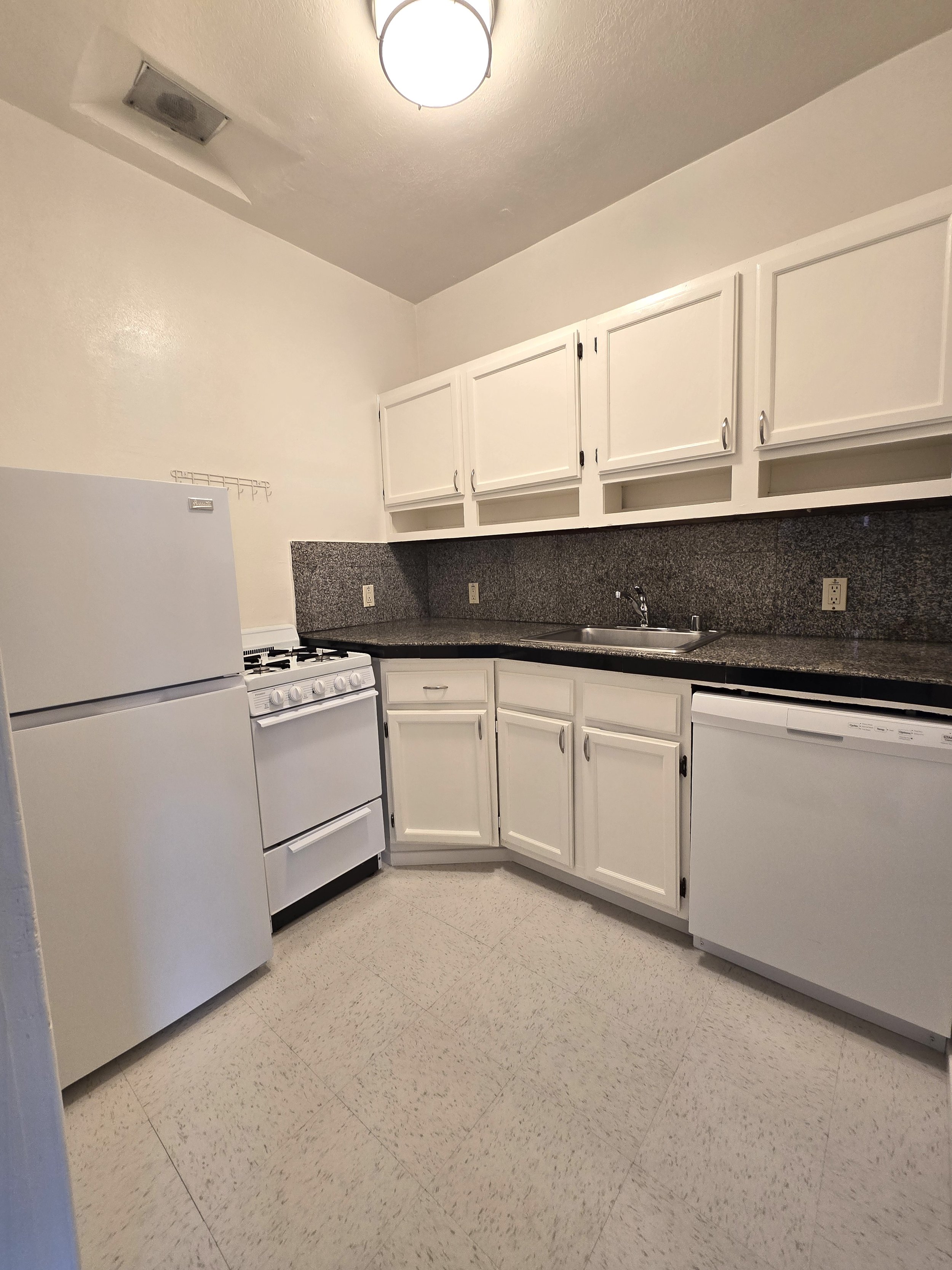 718-B SR Kitchen.jpg