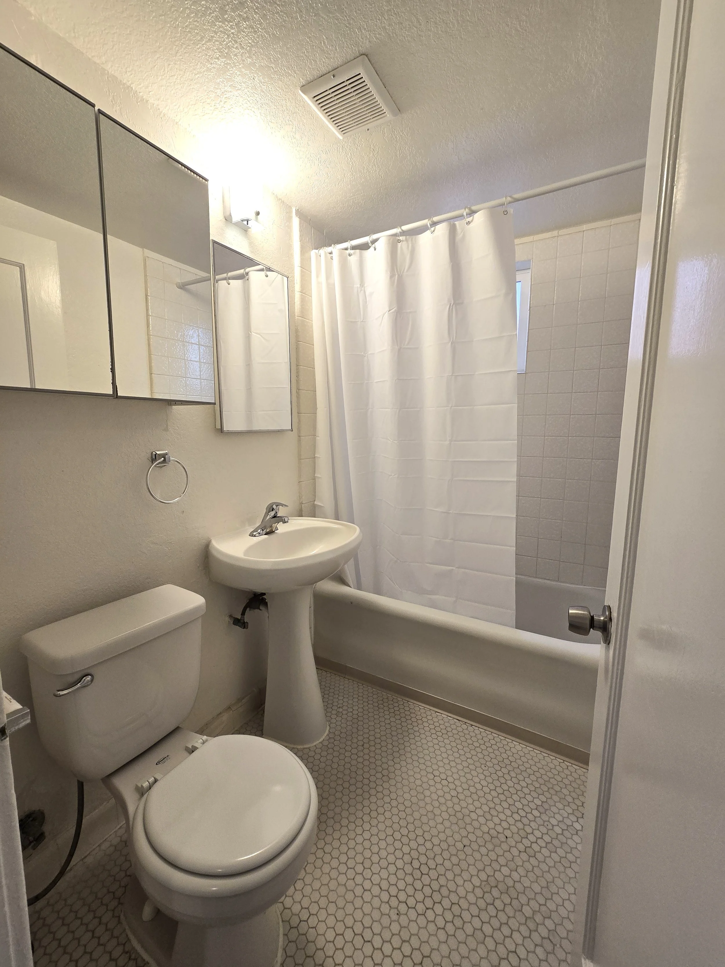 718-B SR Bath1.jpg