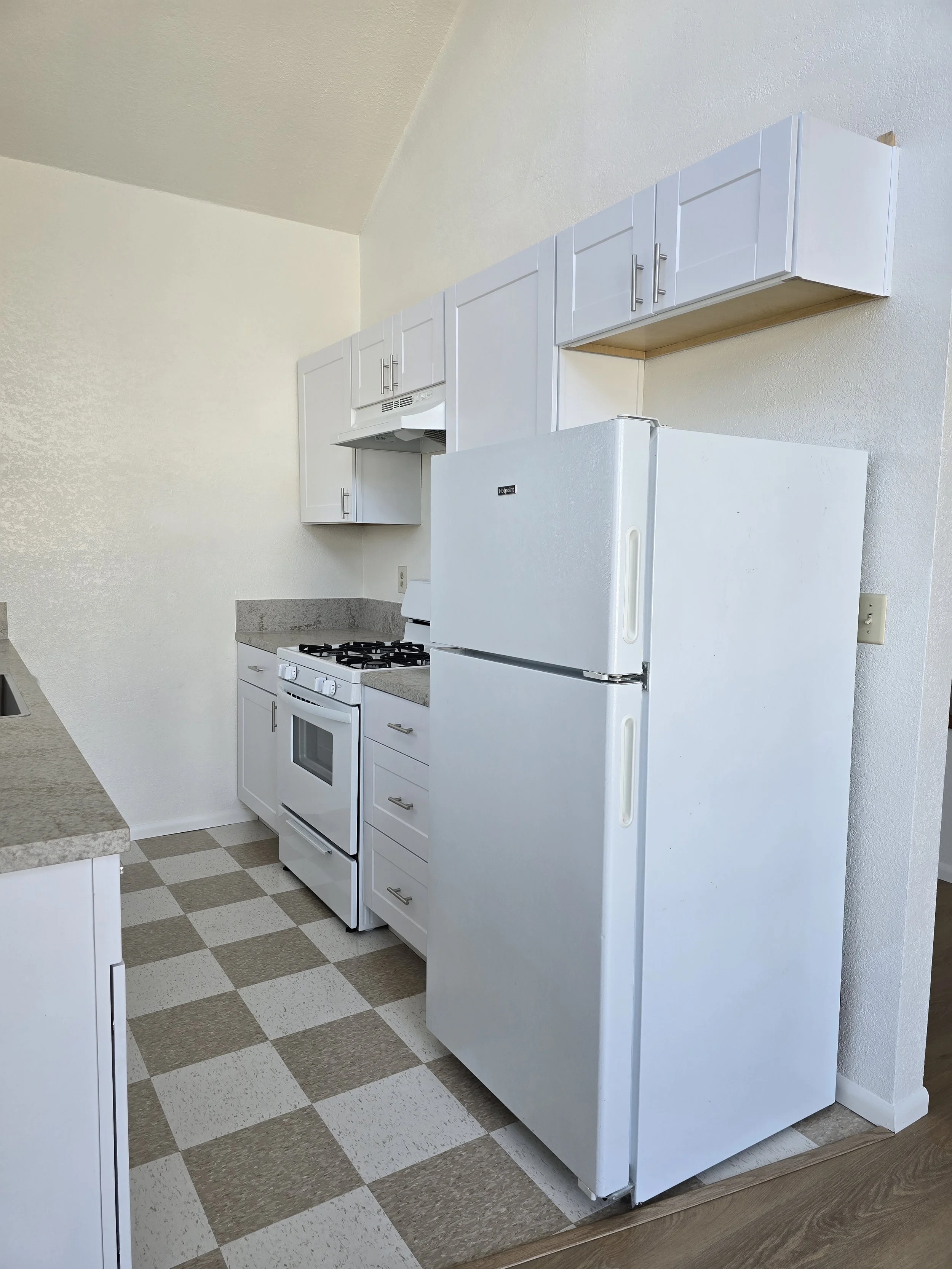 2053-1 Garnet Kitchen2.jpg