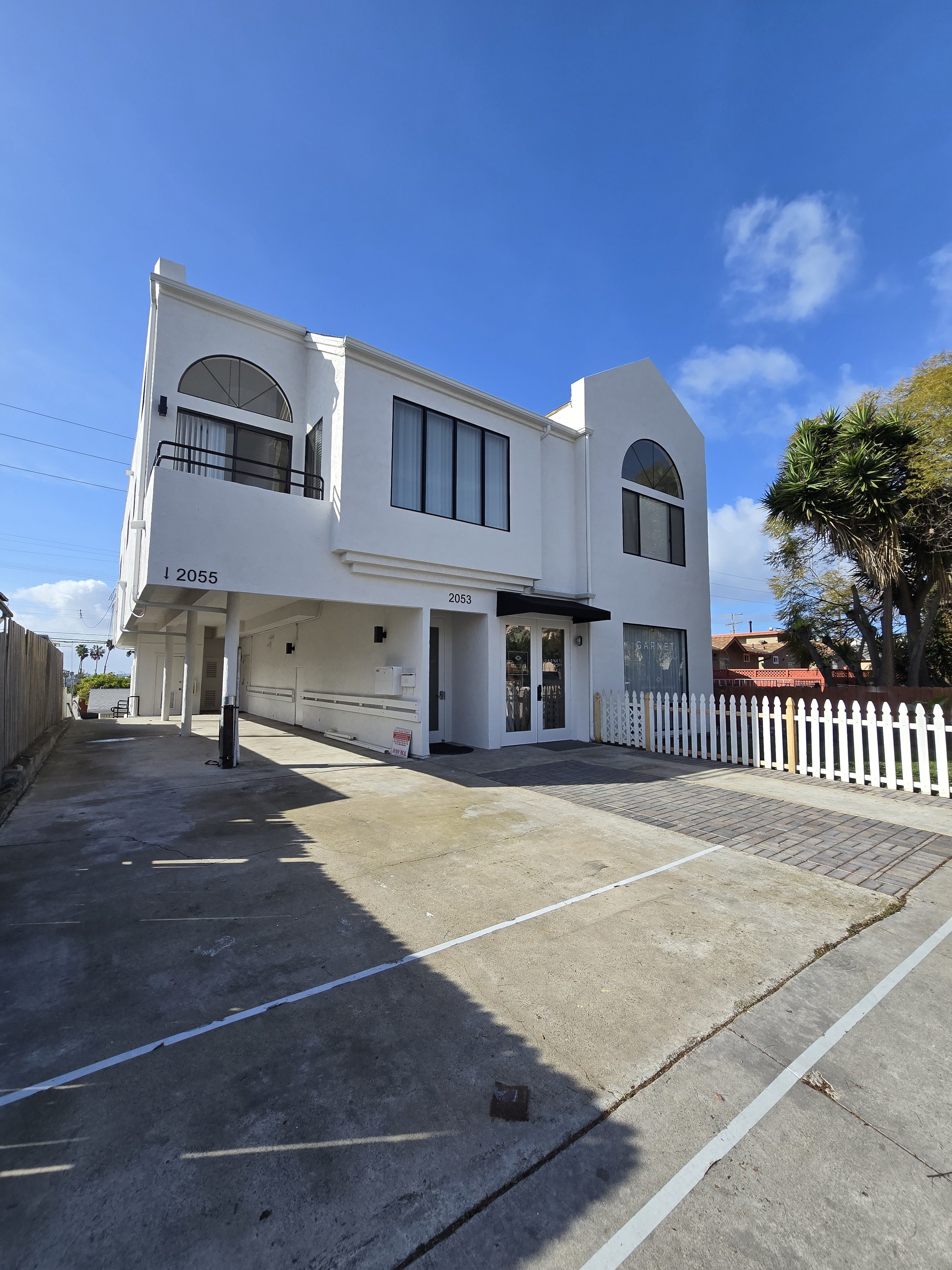 2053 Garnet Exterior of Building2.jpg