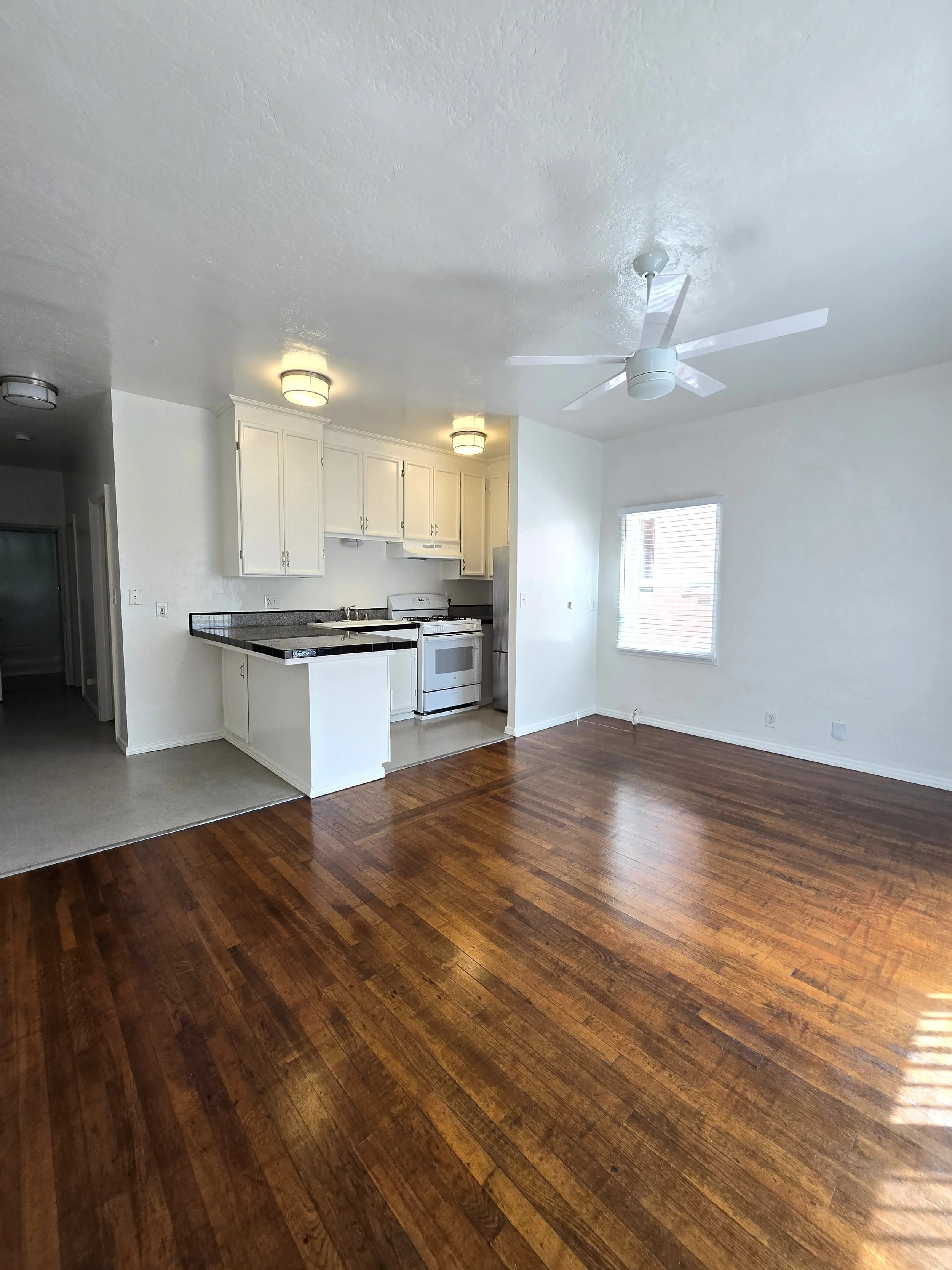 712-D Santa Rita Living room:kitchen2.jpg