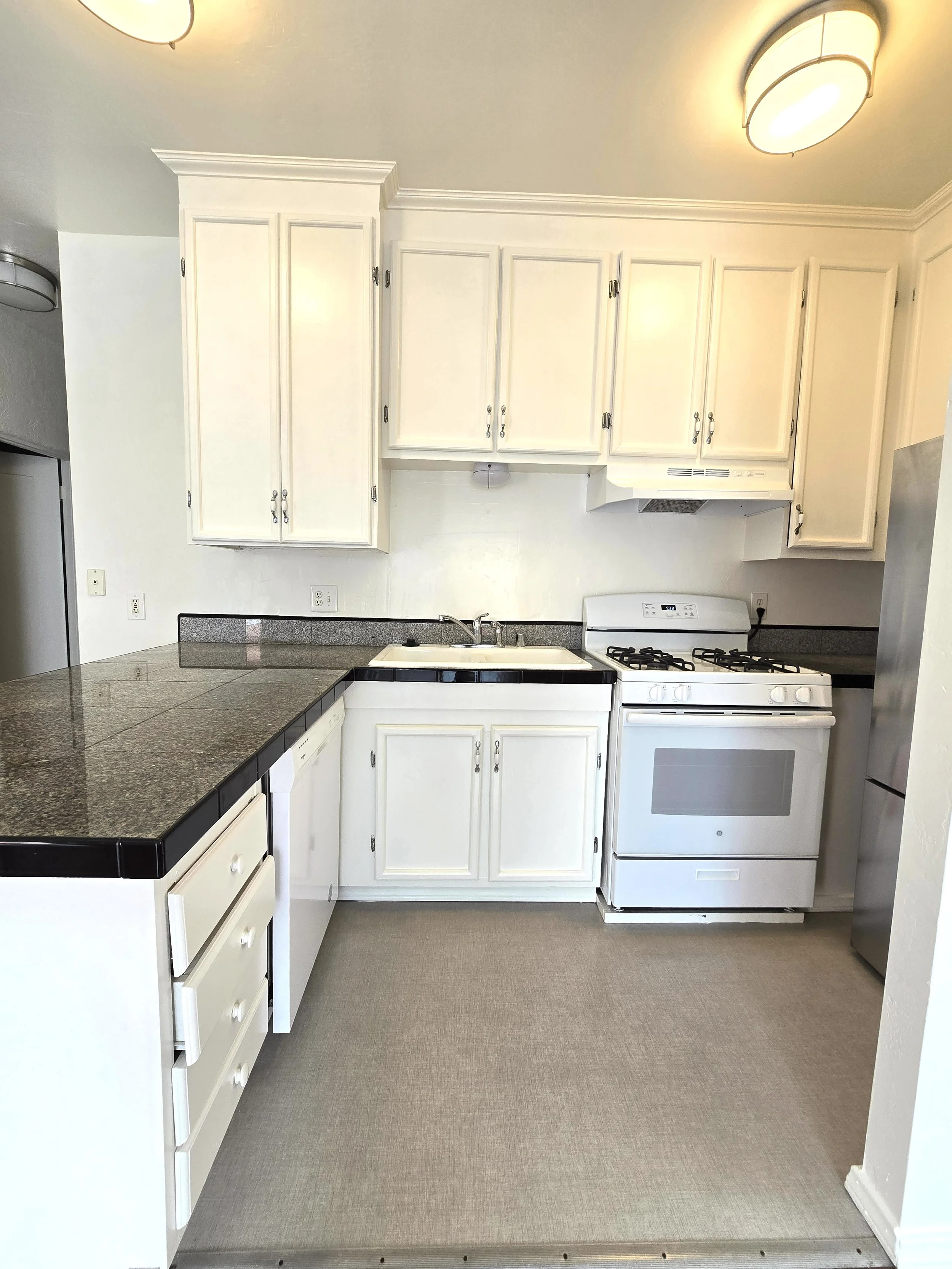 712-D Santa Rita Kitchen1.jpg