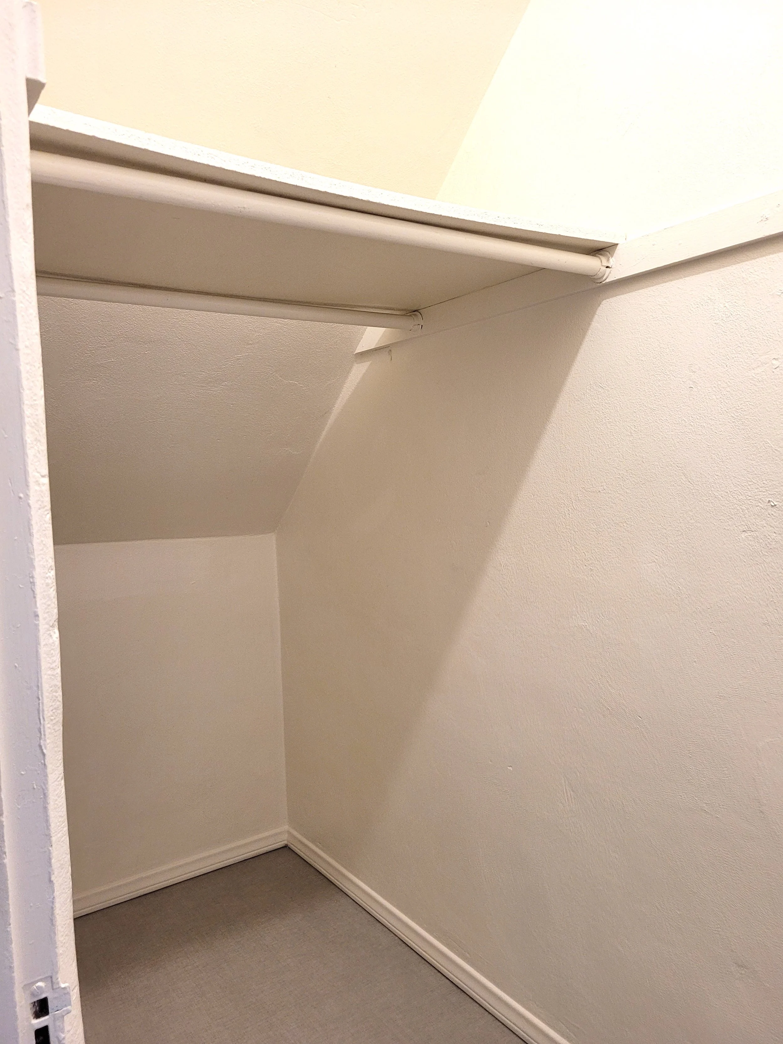 712-D Santa Rita Closet hall.jpg