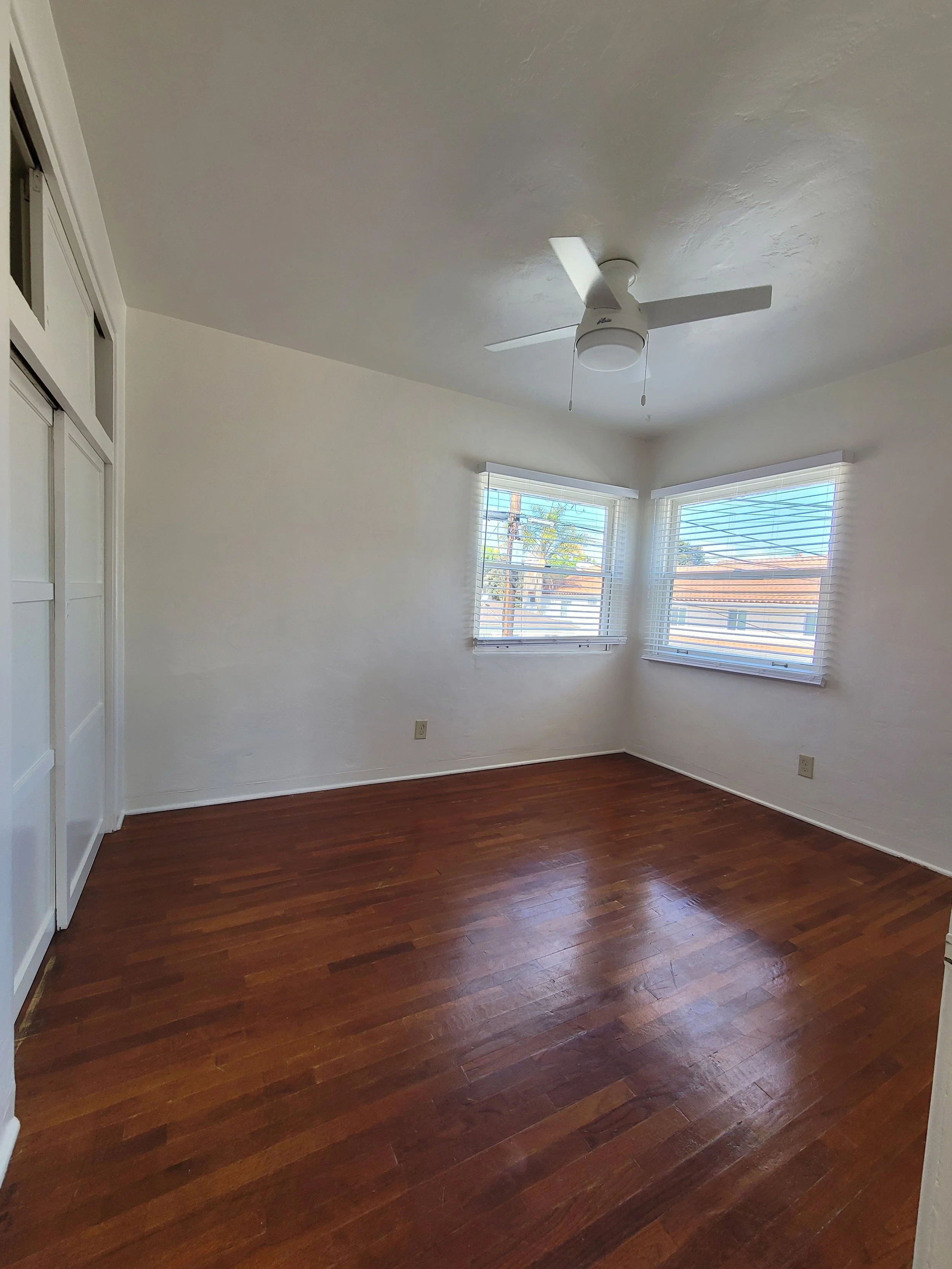 3724 Ingraham Bedroom2.jpg