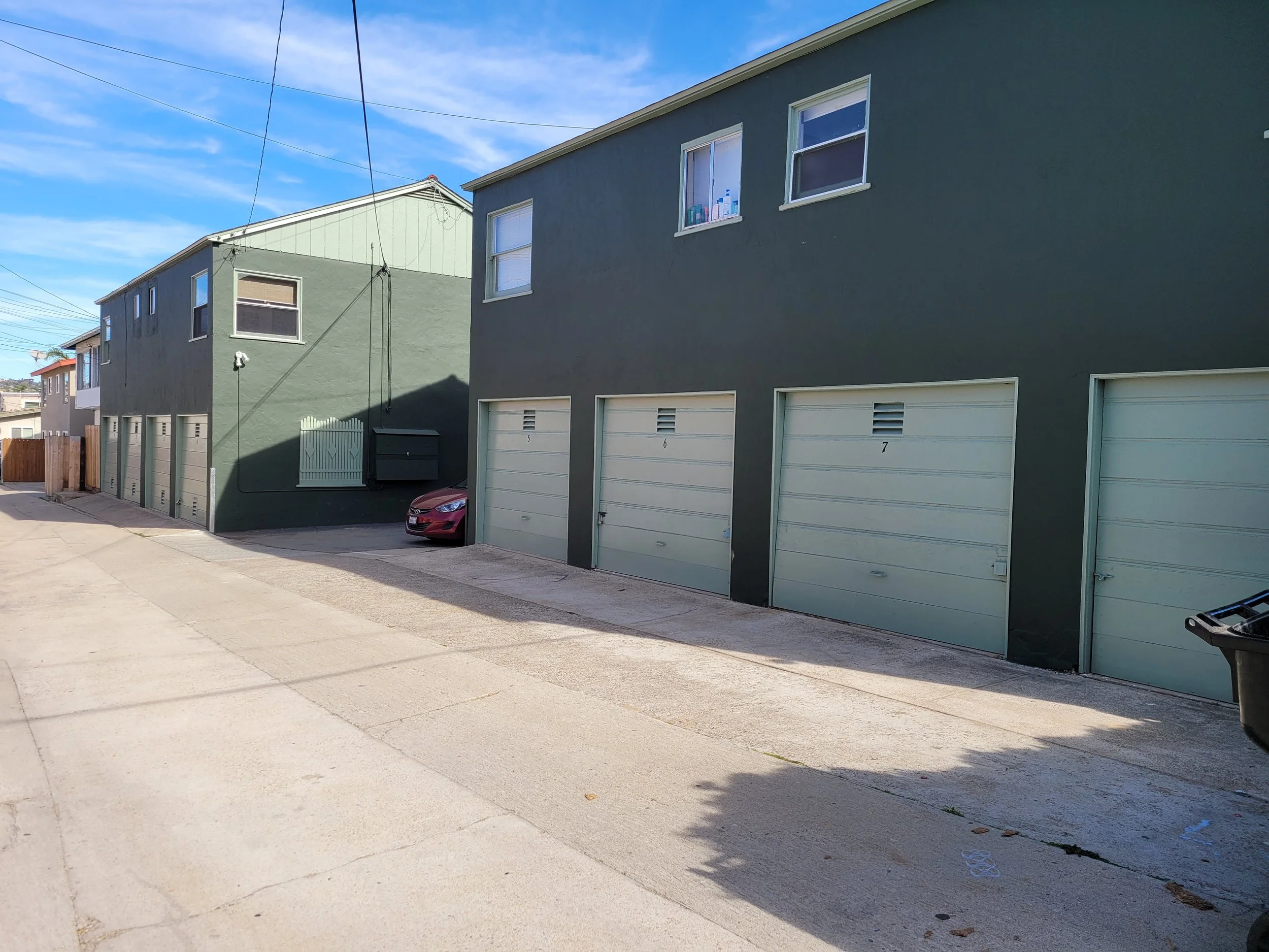 3710-3724 Ingraham GARAGES.jpg