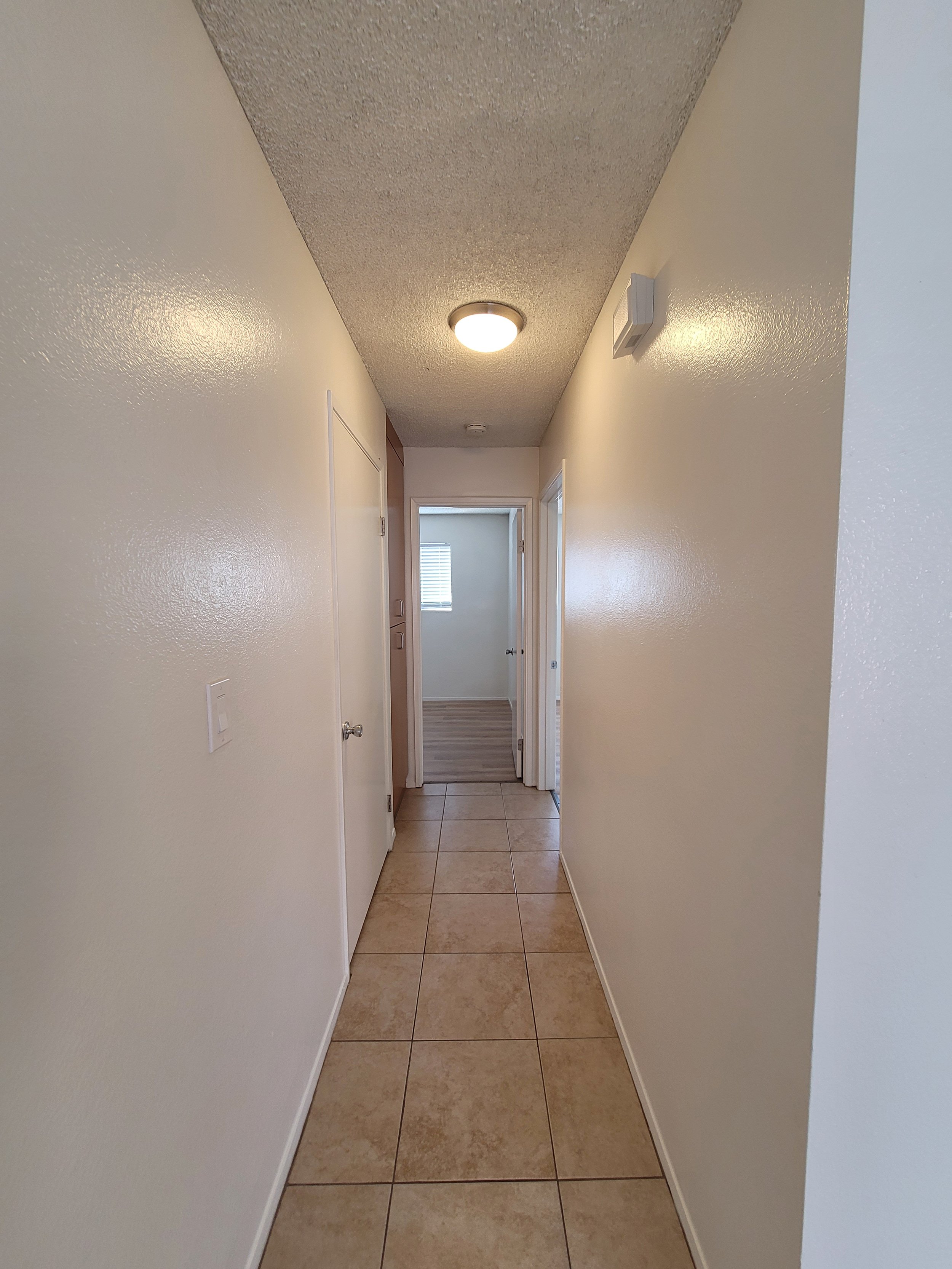 1827-B Missouri Hallway.jpg