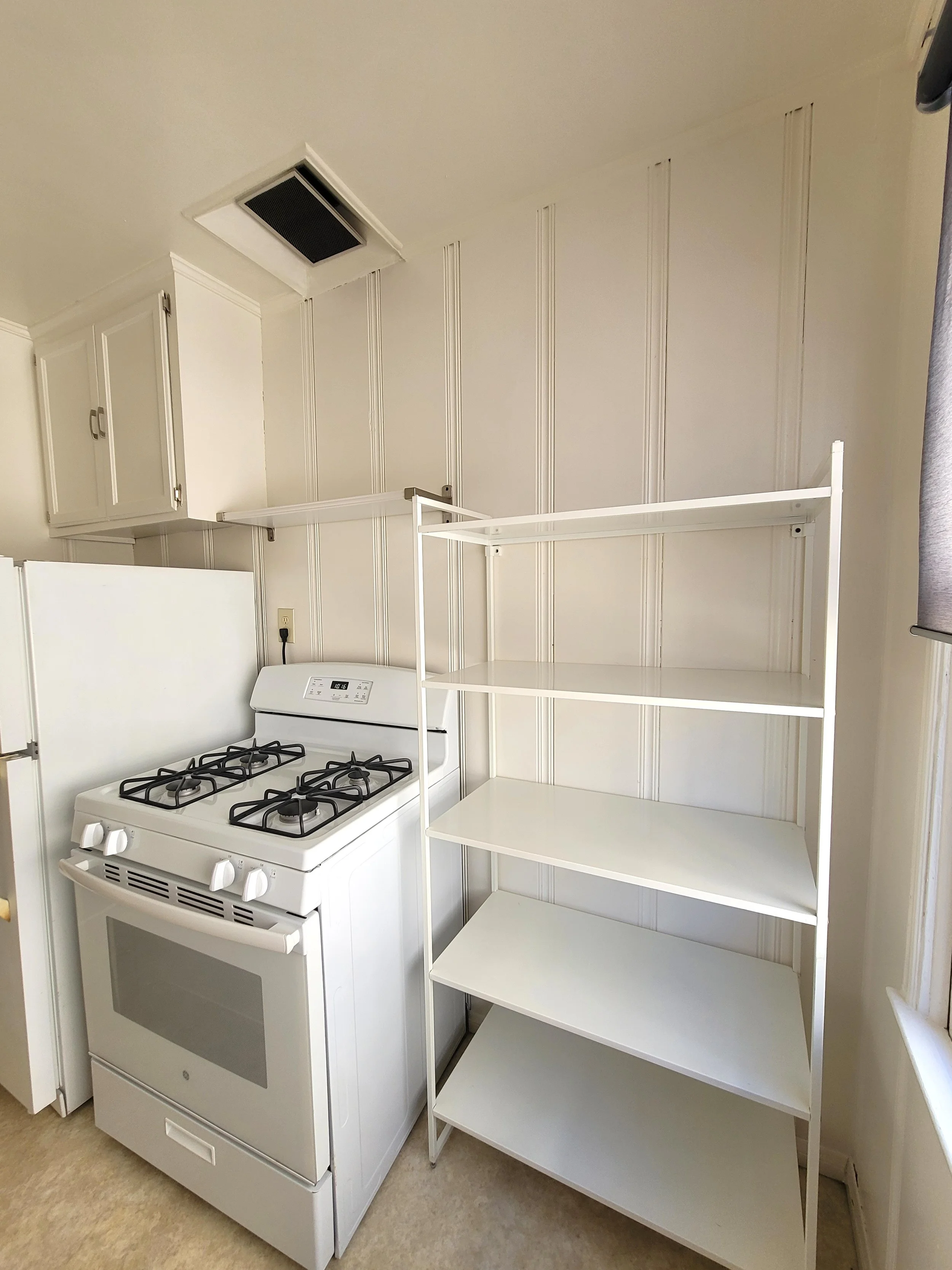 734 Emerald Kitchen appliances.jpg