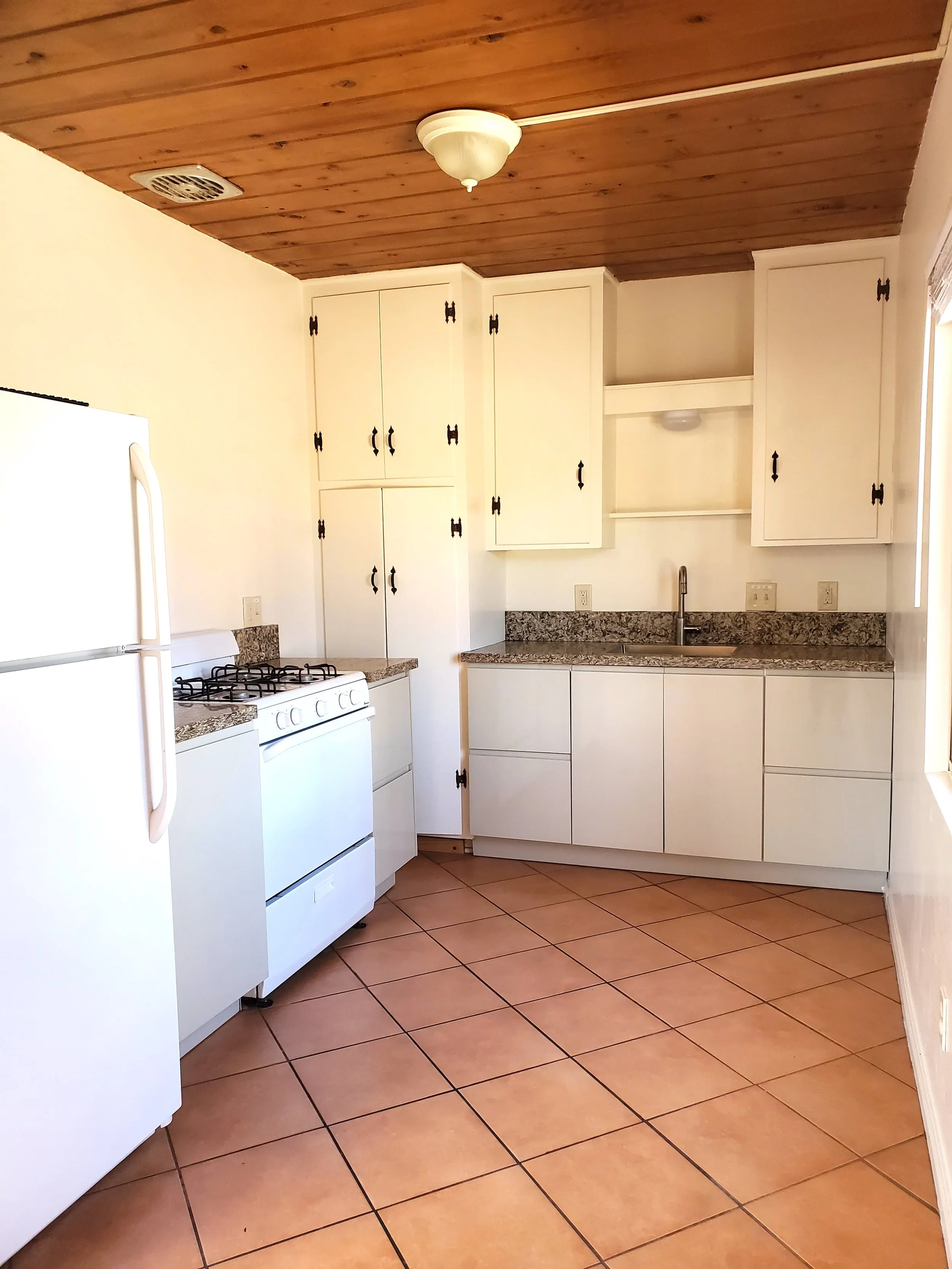 748 Wavecrest Kitchen2.jpg