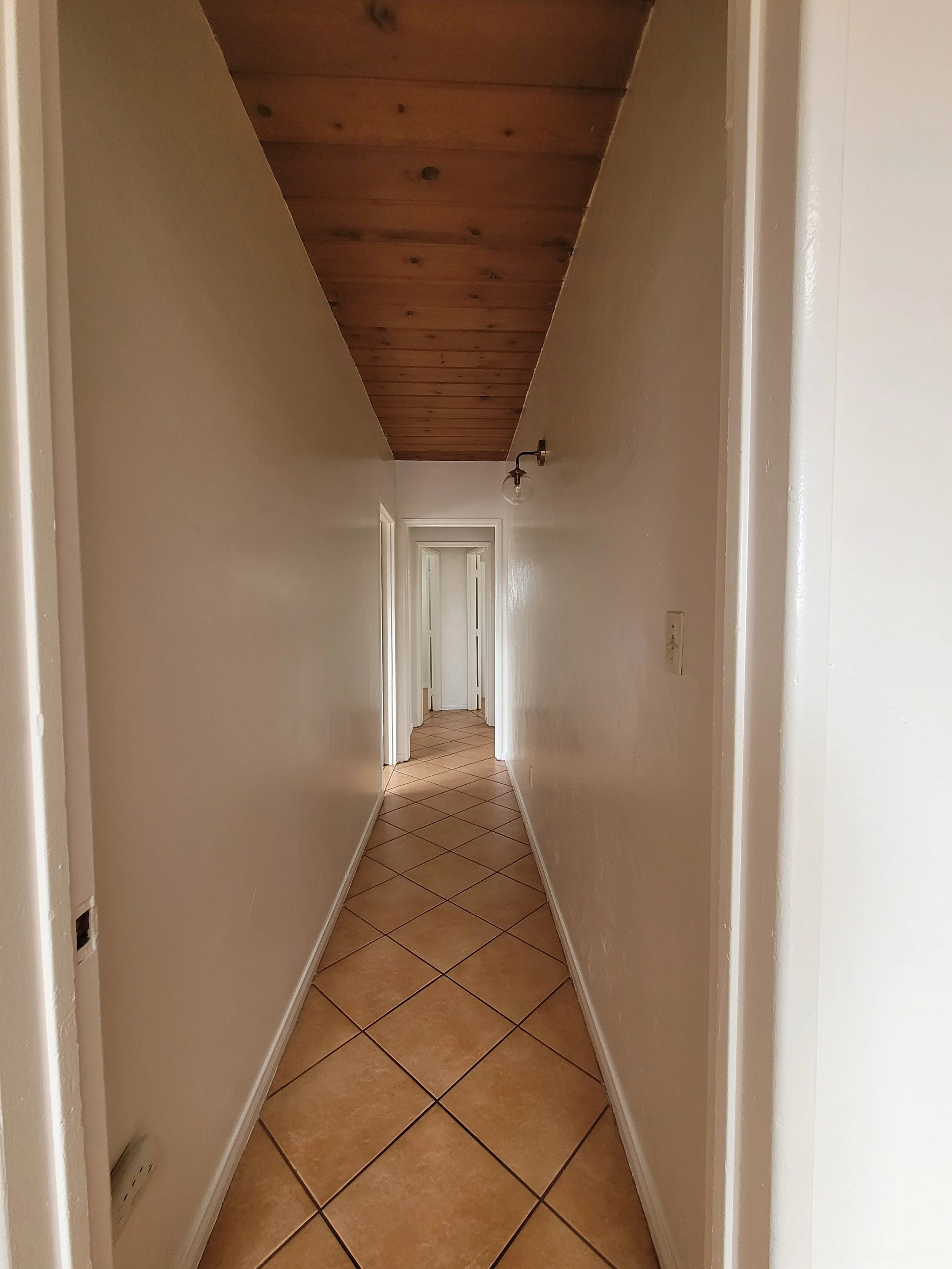 748 Wavecrest Hallway.jpg