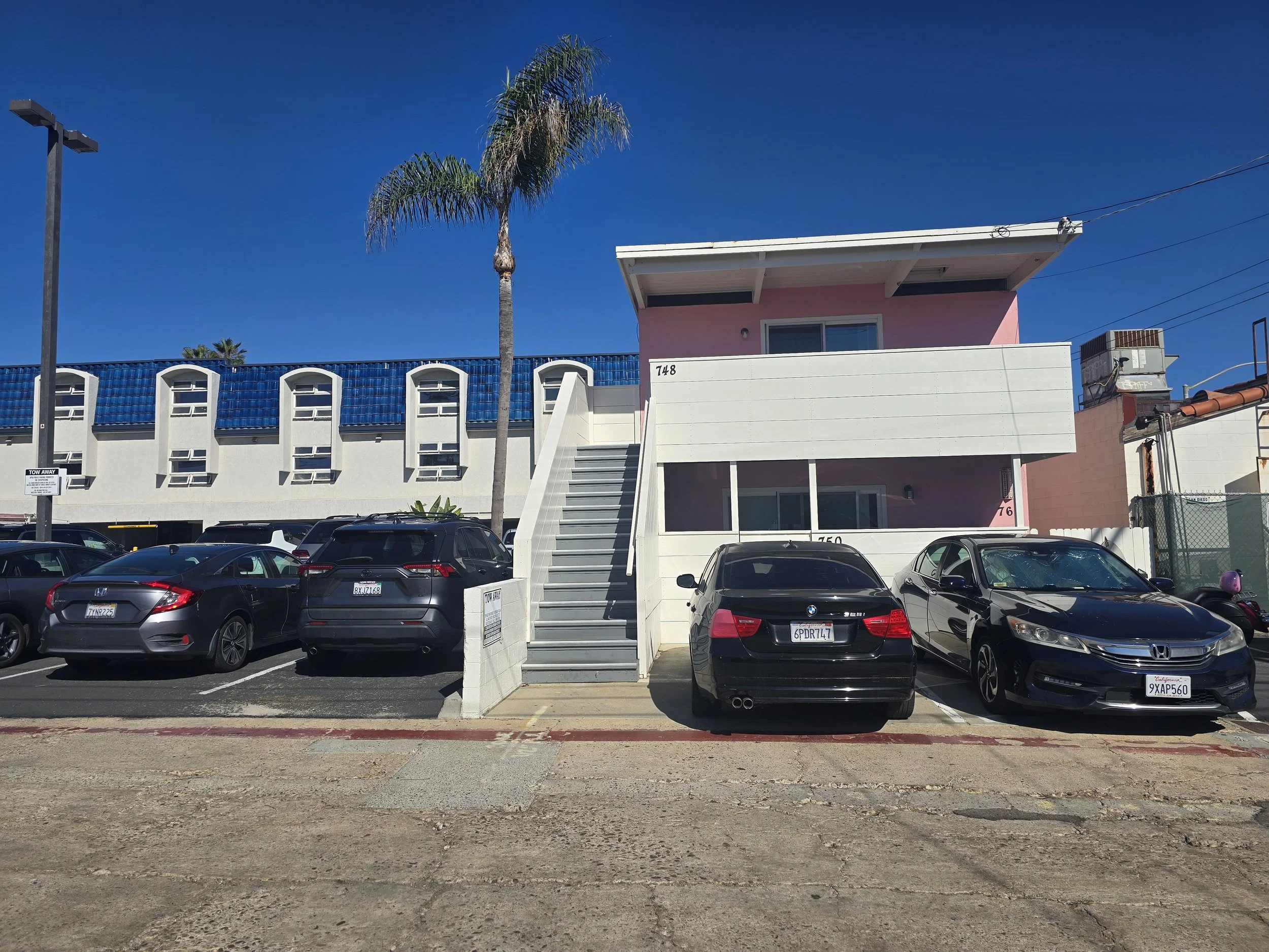748-760 Wavecrest Exterior of Building.jpg