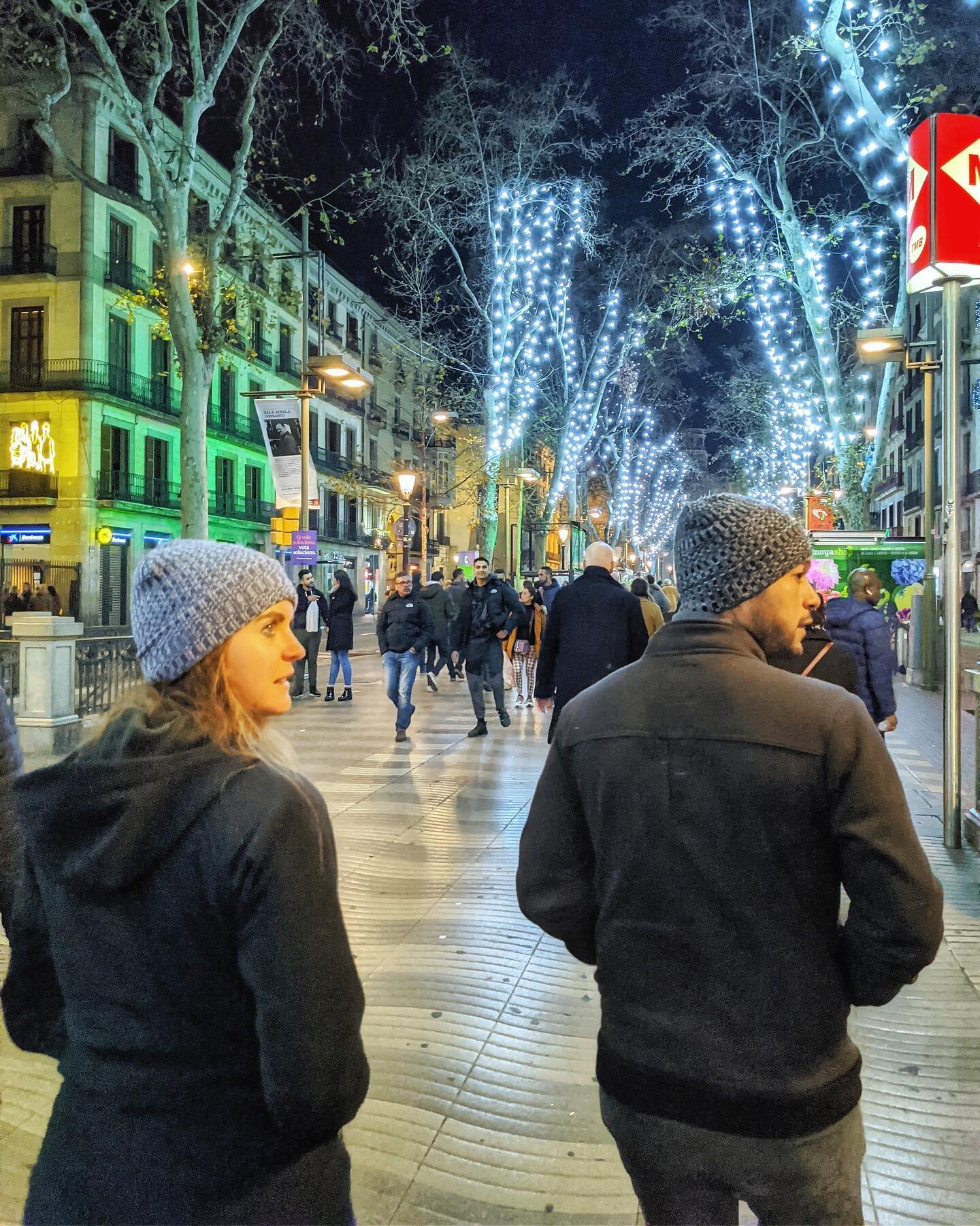 It&rsquo;s @txmxyogi&rsquo;s birthday!! We don&rsquo;t take many pics together but @magikmurphy caught us walking like we&rsquo;re the same person in Barcelona a few years ago and finding it again today made me laugh 😂 Happy birthday, mi hermano! Te
