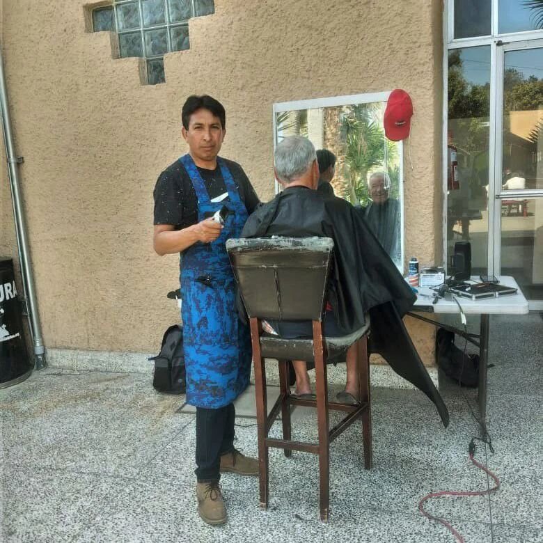 Free haircuts at our men's shelter by La Roca staff! Larocaministries.org