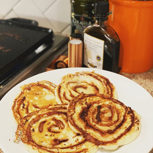 Bringing on Fall this morning  like 🥞! (Even though it&rsquo;s in the 90s still in Dallas😒) Homemade Cinnamon Swirl Pancakes with Cream Cheese Glaze 😋. Make your own: https://www.food.com/recipe/cinnamon-roll-pancakes-496307  #bringonfall #fall #c