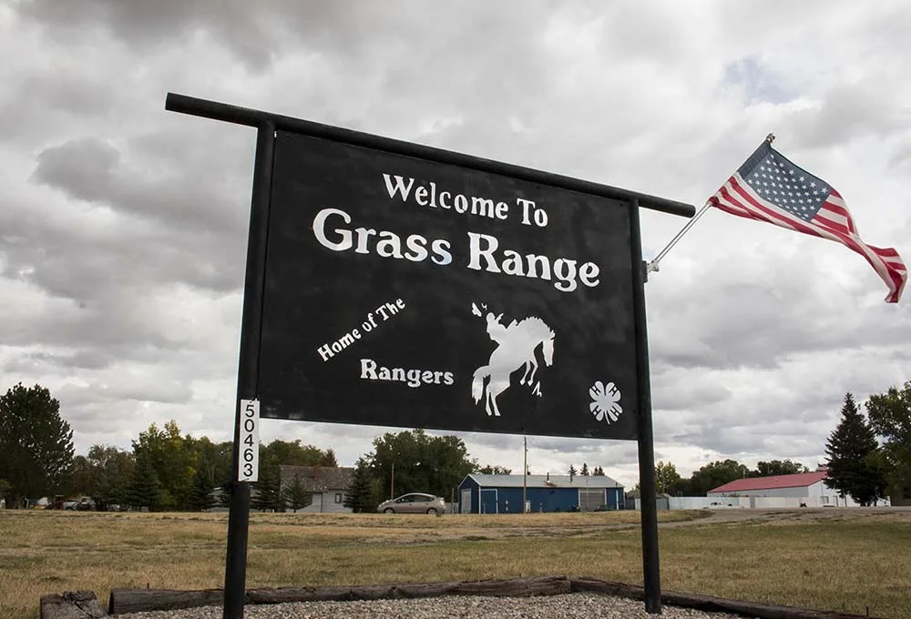   A 2016 census determined that the population of Grass Range is 108 people. Grass Range is part of Fergus County, Montana.  