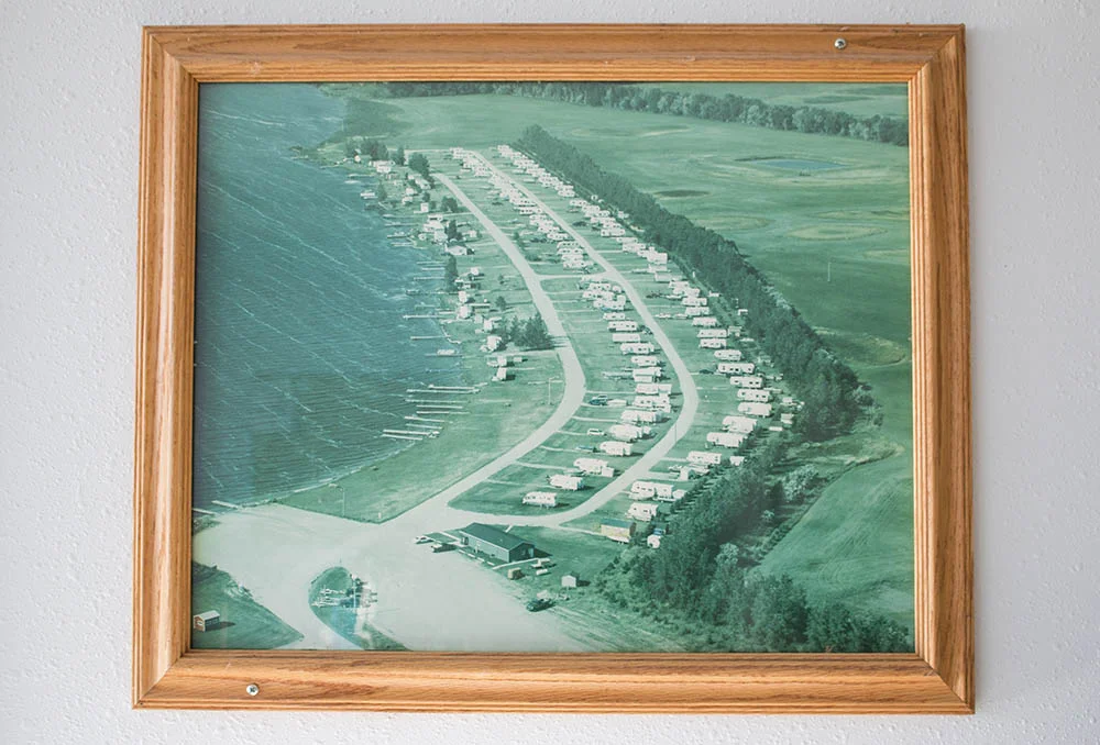 A photograph of Six Mile Bay campground in 2006, before severe flooding submerged parts of the campground in 2011. Today the lake is up to the furthest row of campers.