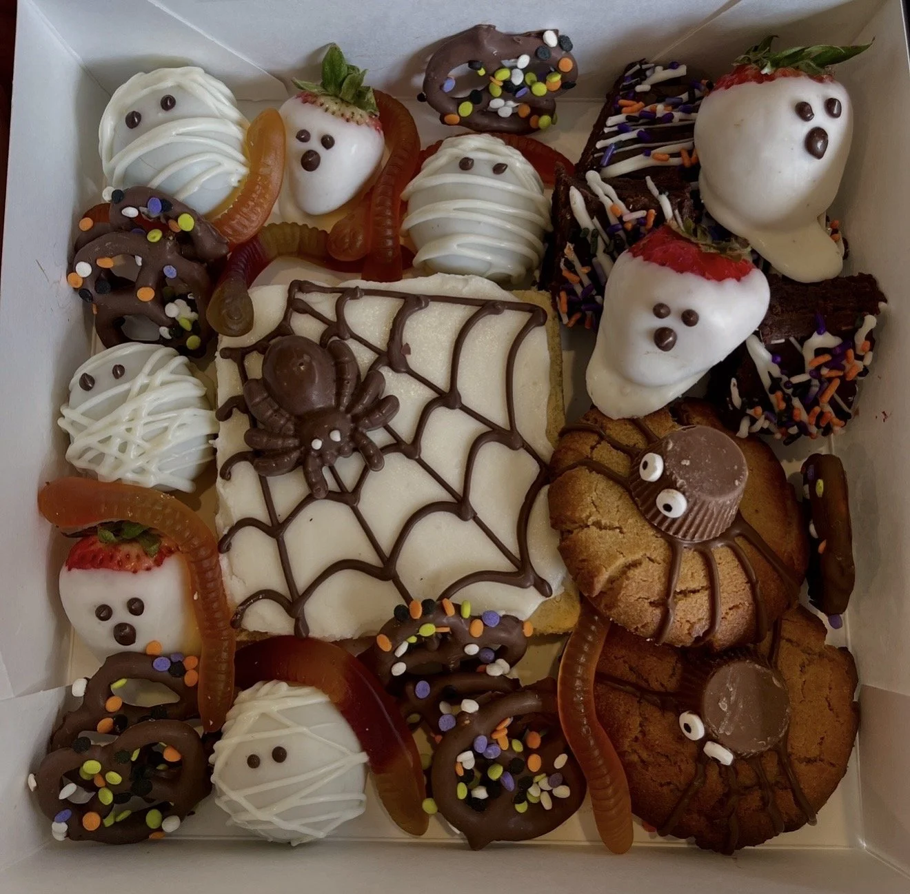 Halloween Dessert Box- $30 