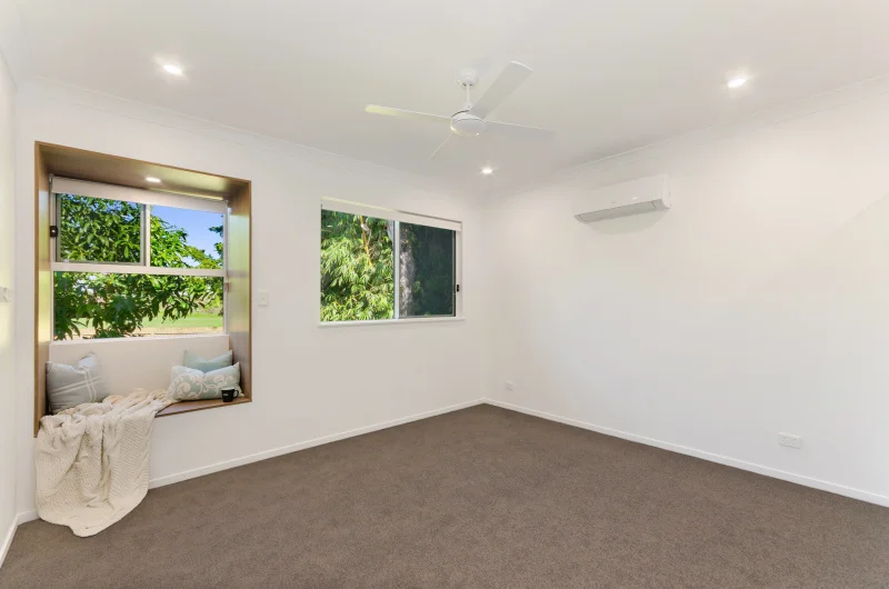 EllisDevelopments_MasterBedroom_Hamptons_Townsville_BuildersBlogHeader_GorgeousDesign.jpg