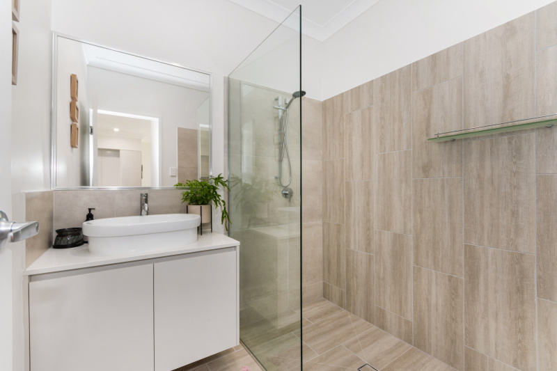 EllisDevelopments_Bathroom2_Oasis_Townsville_Builders_GorgeousDesign.jpg