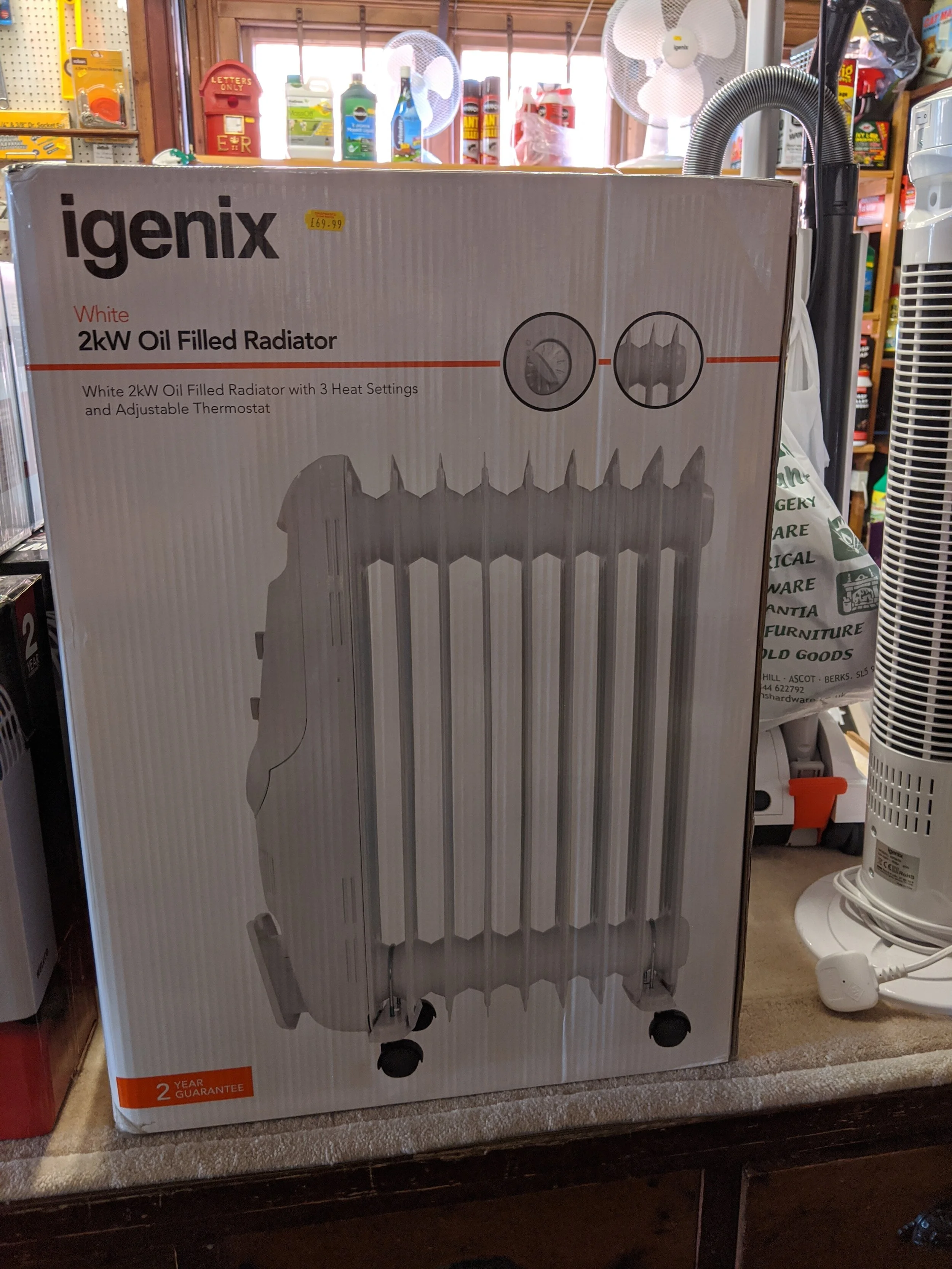 igenix 2KW White Oil Filled Radiator — Chapmans The Ironmongers