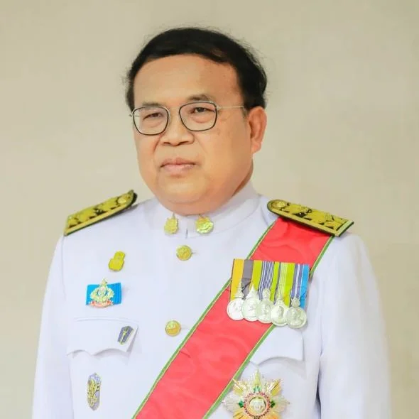 Dr. Wijarn Simachaya2.jpg