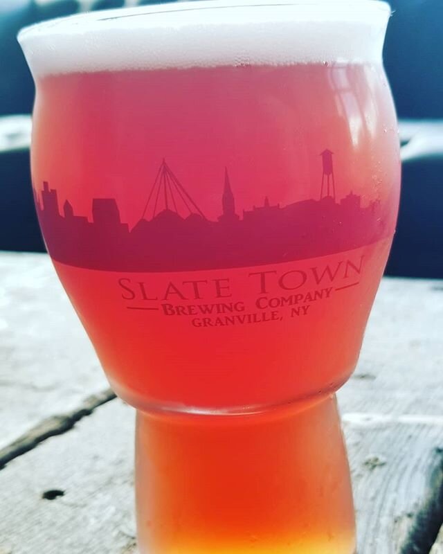 Cool off with a refreshing Raspberry Hefeweizen while it lasts!  Pairs perfectly with the Figgy Piggy Pizza!  Open tonight and Sunday 4-8pm! Call us (518) 345-5357🐷🌹🍺 #raspberry
#hefeweizen 
#cooloff 
#figgypiggypizza 
#summerbeer