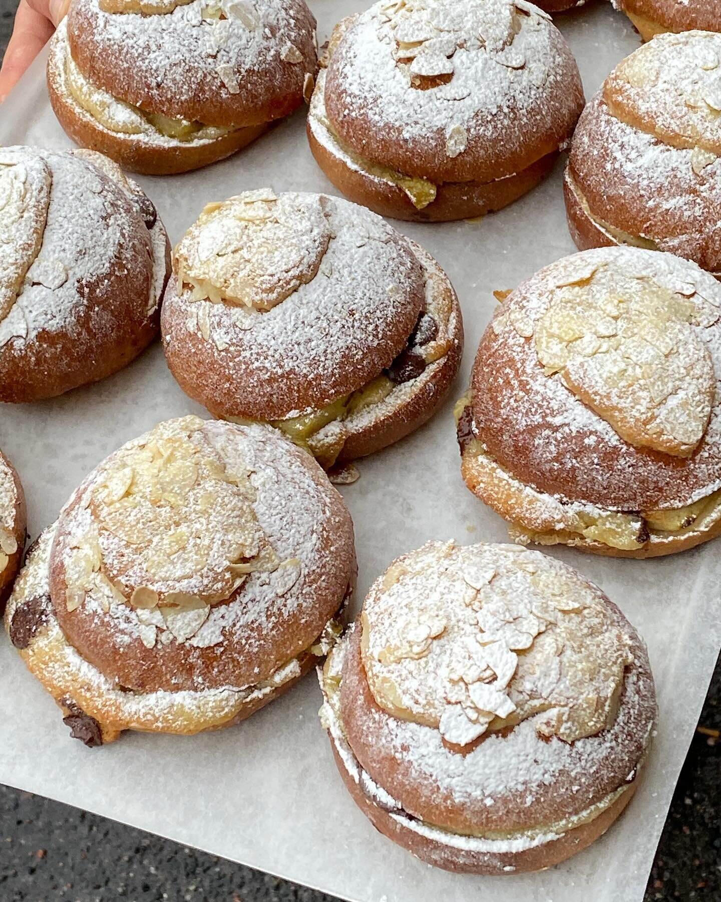 Bits of February: warm and soft brioches, buns &amp; rolls. Rich chocolate brownies. Treats to fuel you through the last leg of winter ᵕ̈

Seasonal citrusy delicacies. Almost like condensed sunlight in a form of a pastry.

Sourdough bread and focacci