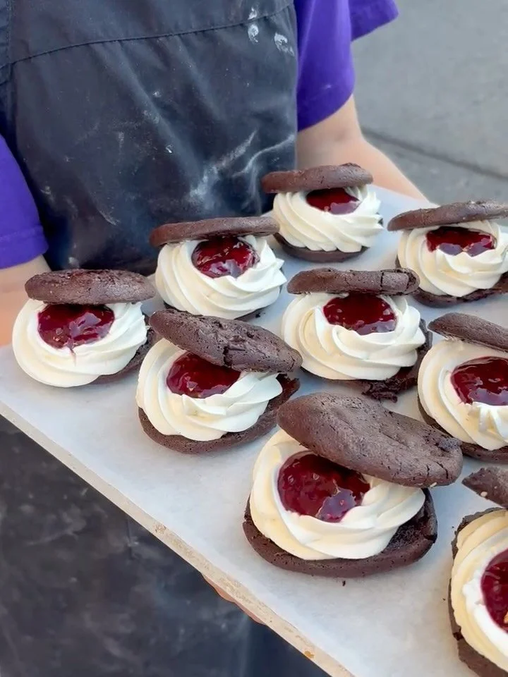 For the love of chocolate and cherries🍒

- Chocolate cookie sandwich, cherry jam

 On the counter at Kallio this weekend, pop in.

#way #helsinki