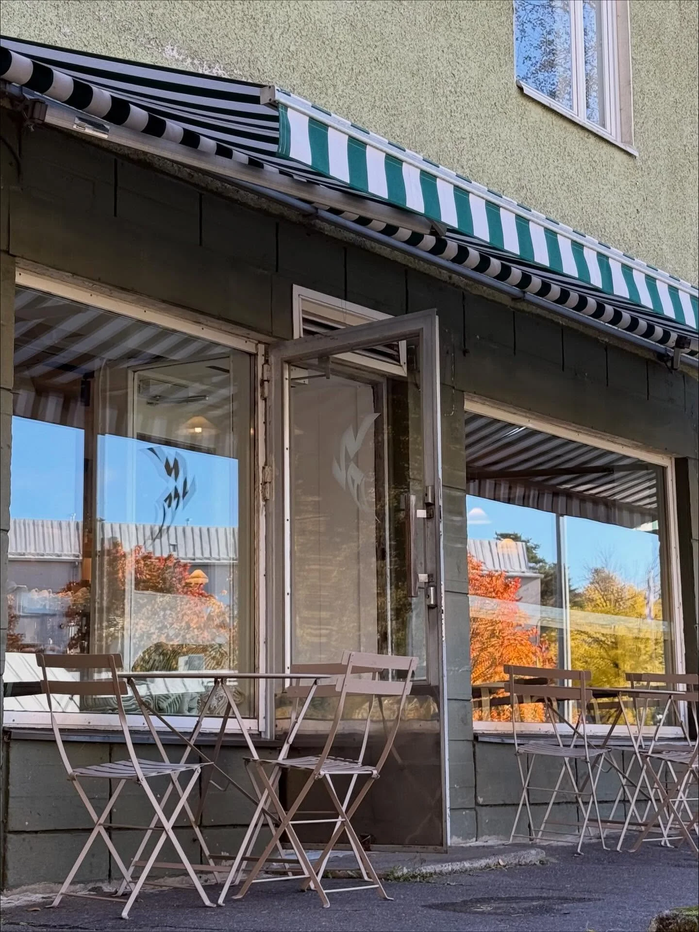 Spend your autumn holidays with us. We serve yummy plates also for the smallest of the bunch.

- Roasted pumpkin w/ V&auml;sterbottensost
- Pesto pasta for kids

Both locations are open as usual this week, see you 🍂

#way #helsinki