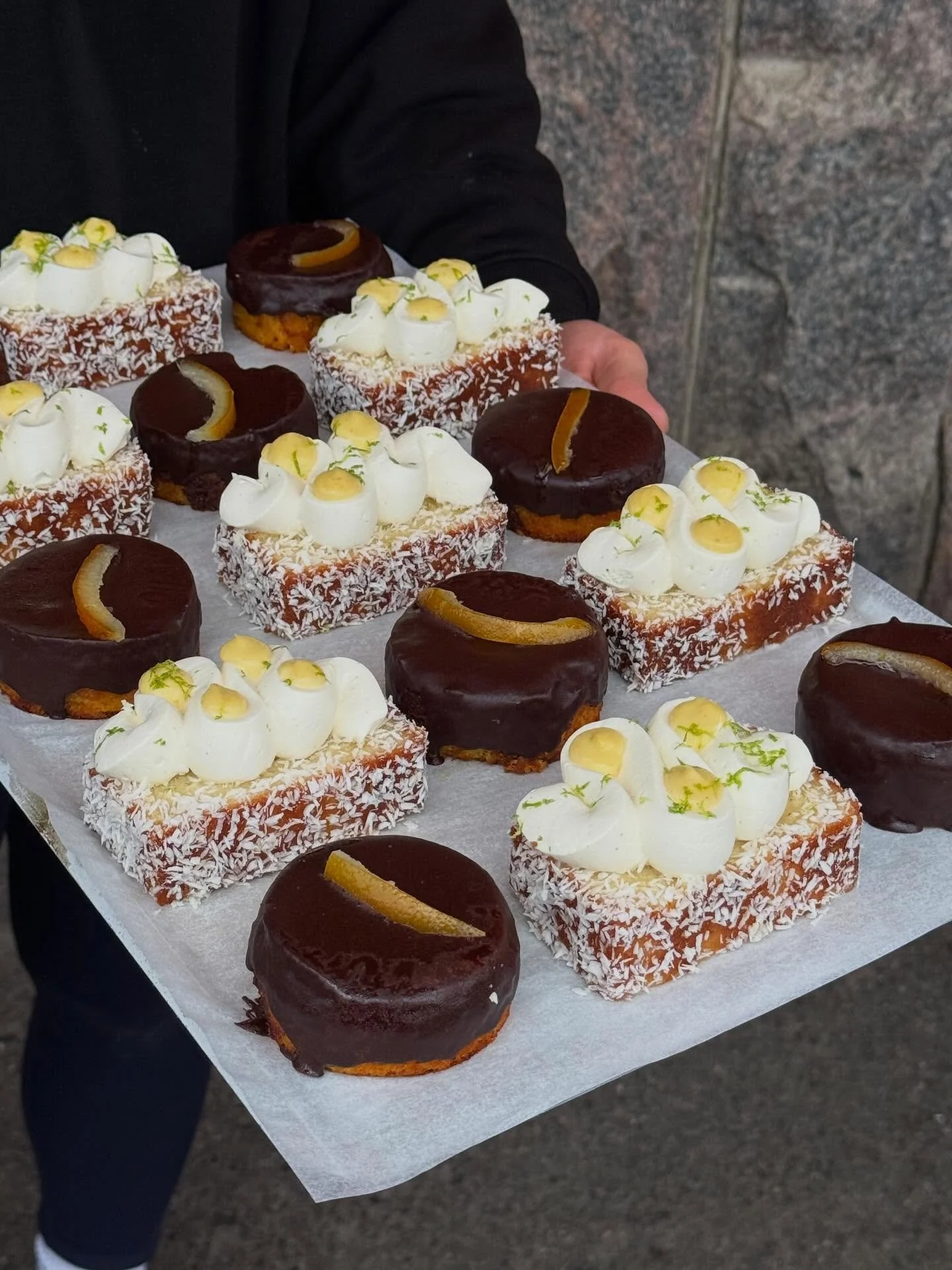 Pings of joy🍊🍊🍊

 - Chocolate satsuma cake
 - Coconut cake

#way #helsinki