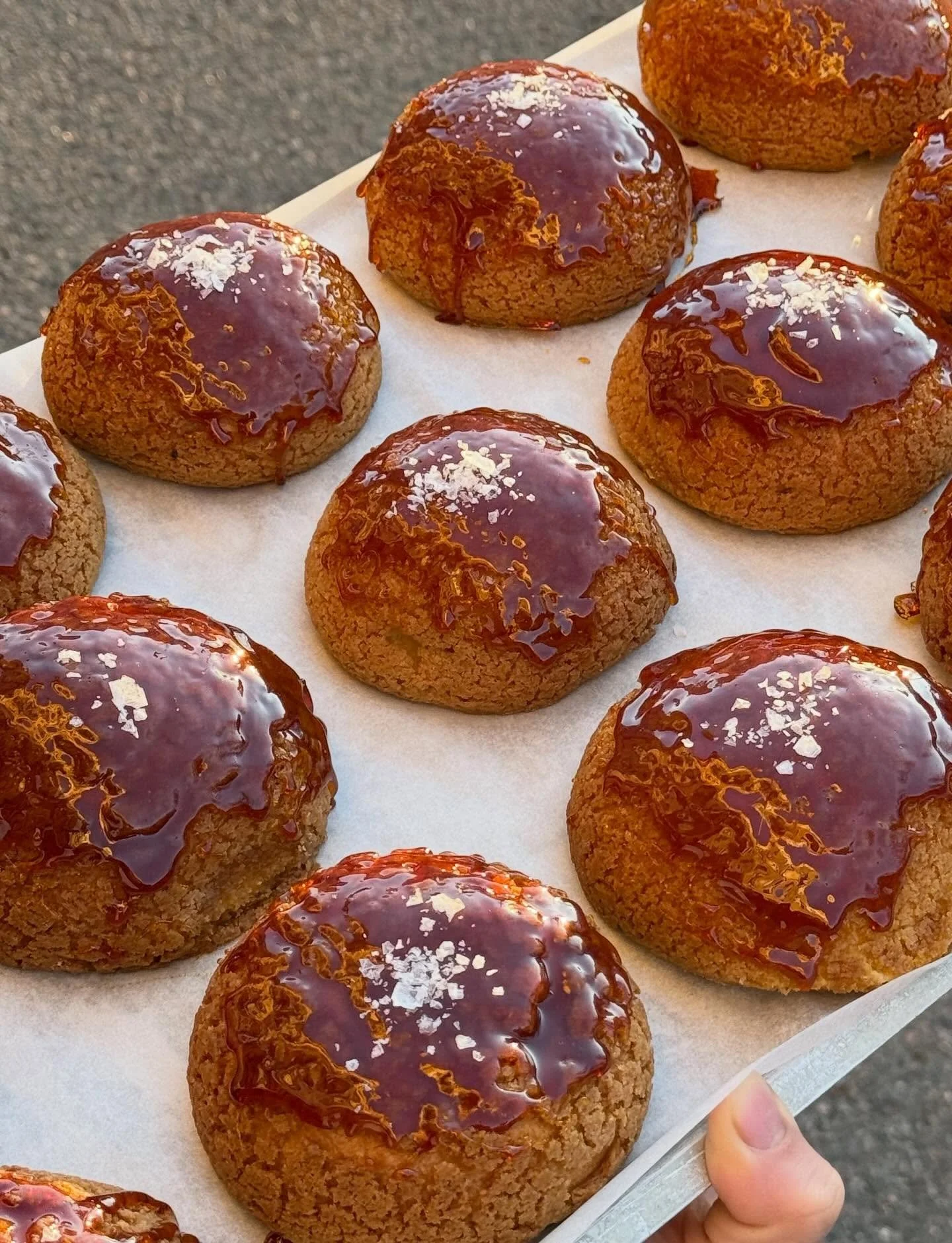 Weekend&rsquo;s up and we have cr&egrave;me diplomate filled caramel choux waiting for you on the counter Kallio, life&rsquo;s good! 

Have a sweet one and see you soon.

#way #helsinki