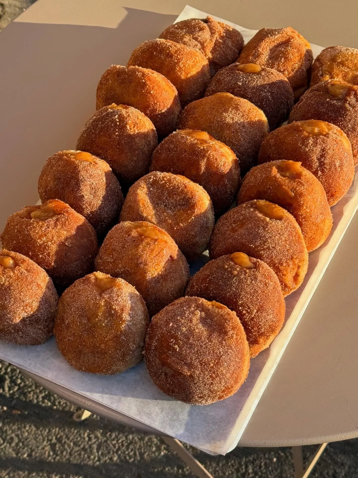 Keeping it warm and cosy while temperatures are getting lower 🍎🍎🍎

- Doughnuts with caramel apple jam

#way #helsinki